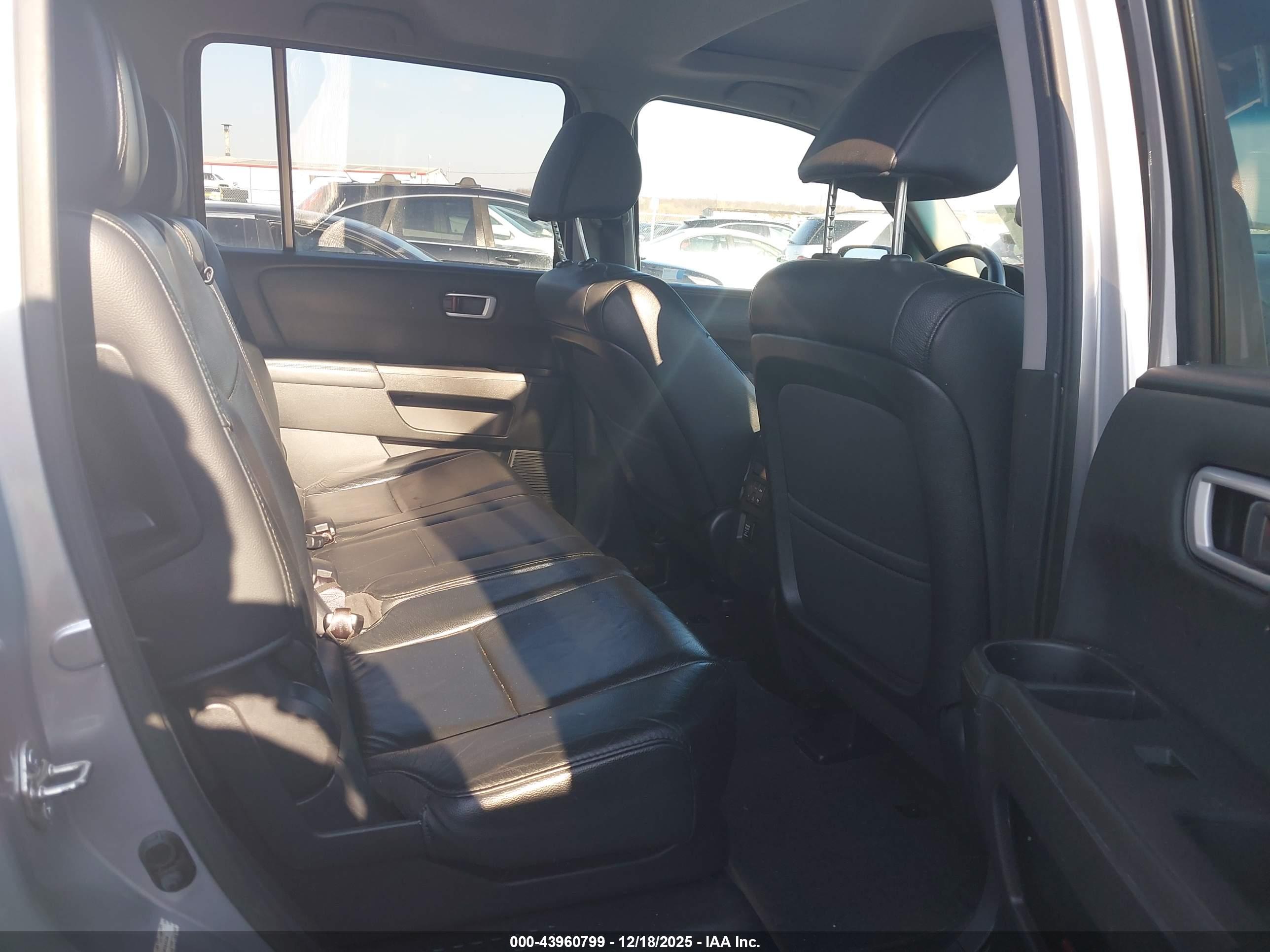 HONDA PILOT image 8