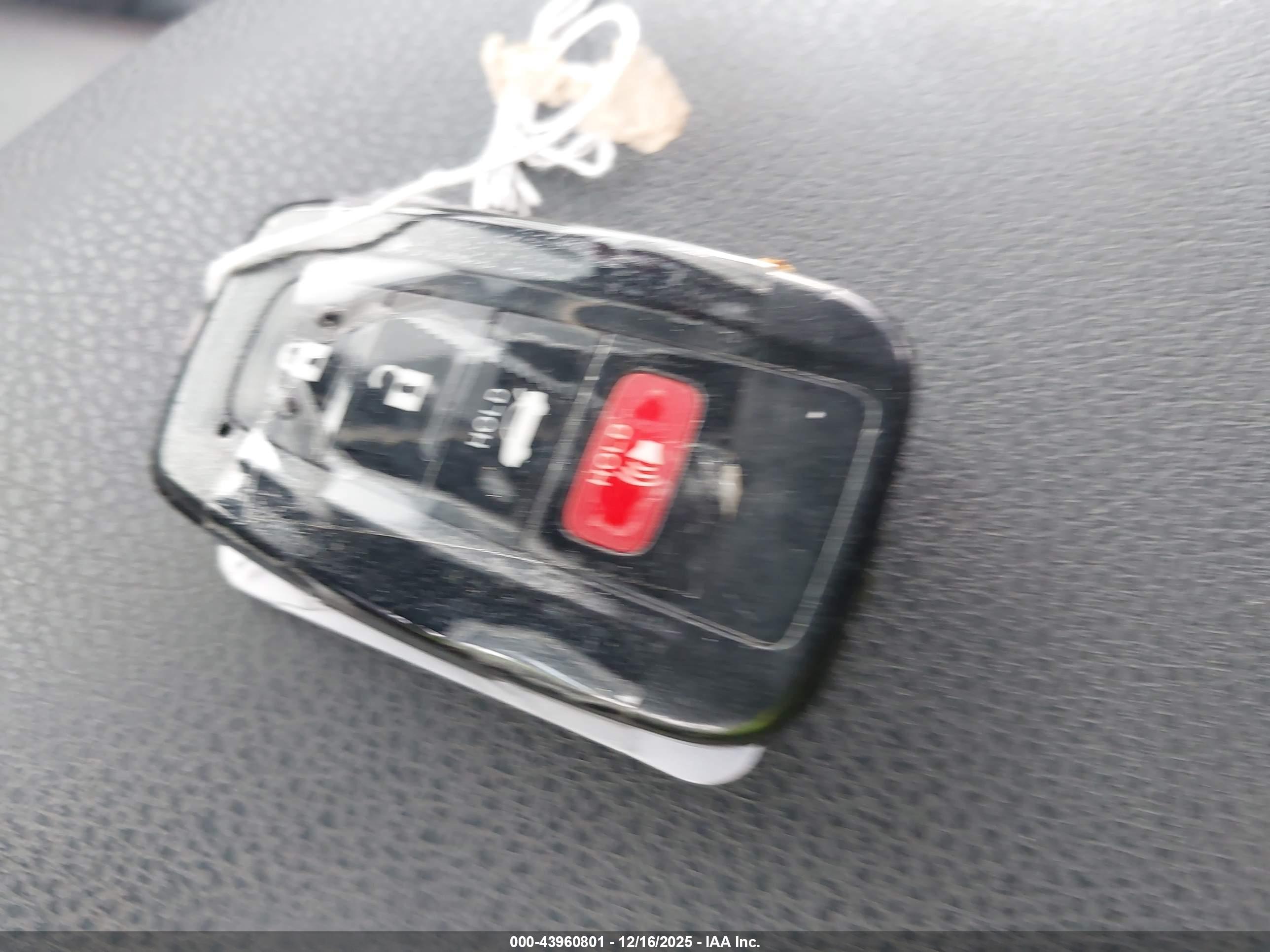 TOYOTA CAMRY image 11
