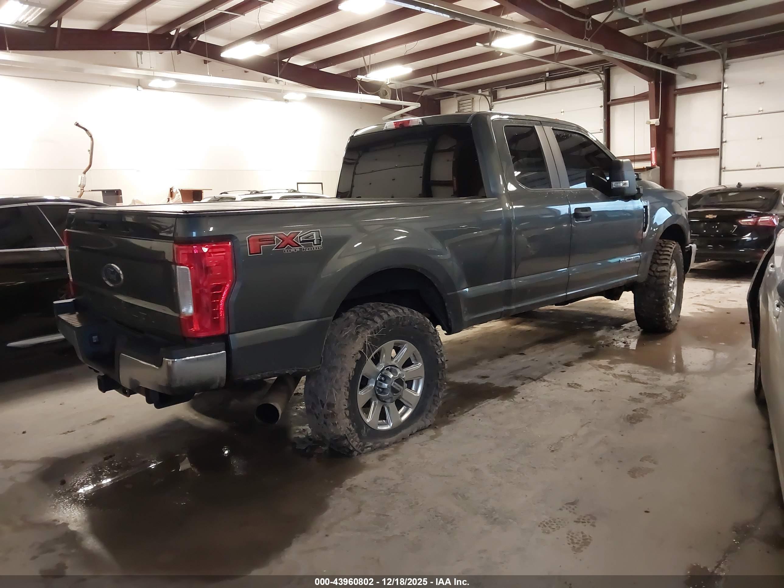 FORD F-250 image 4