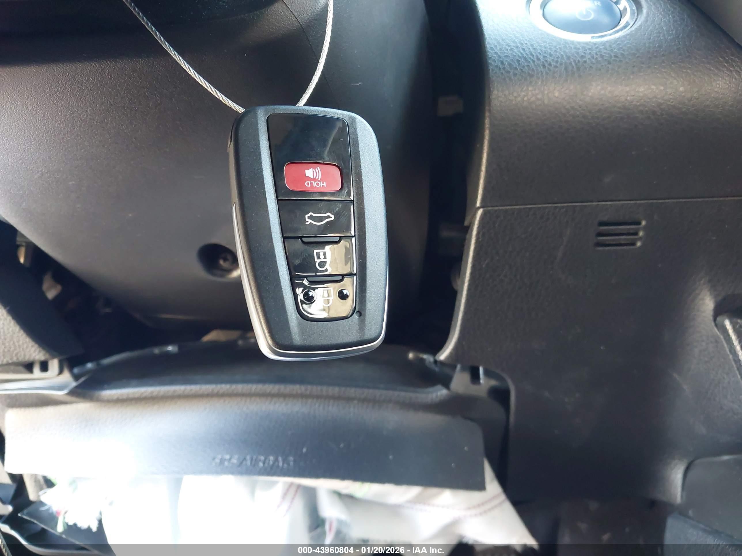 TOYOTA CAMRY image 11