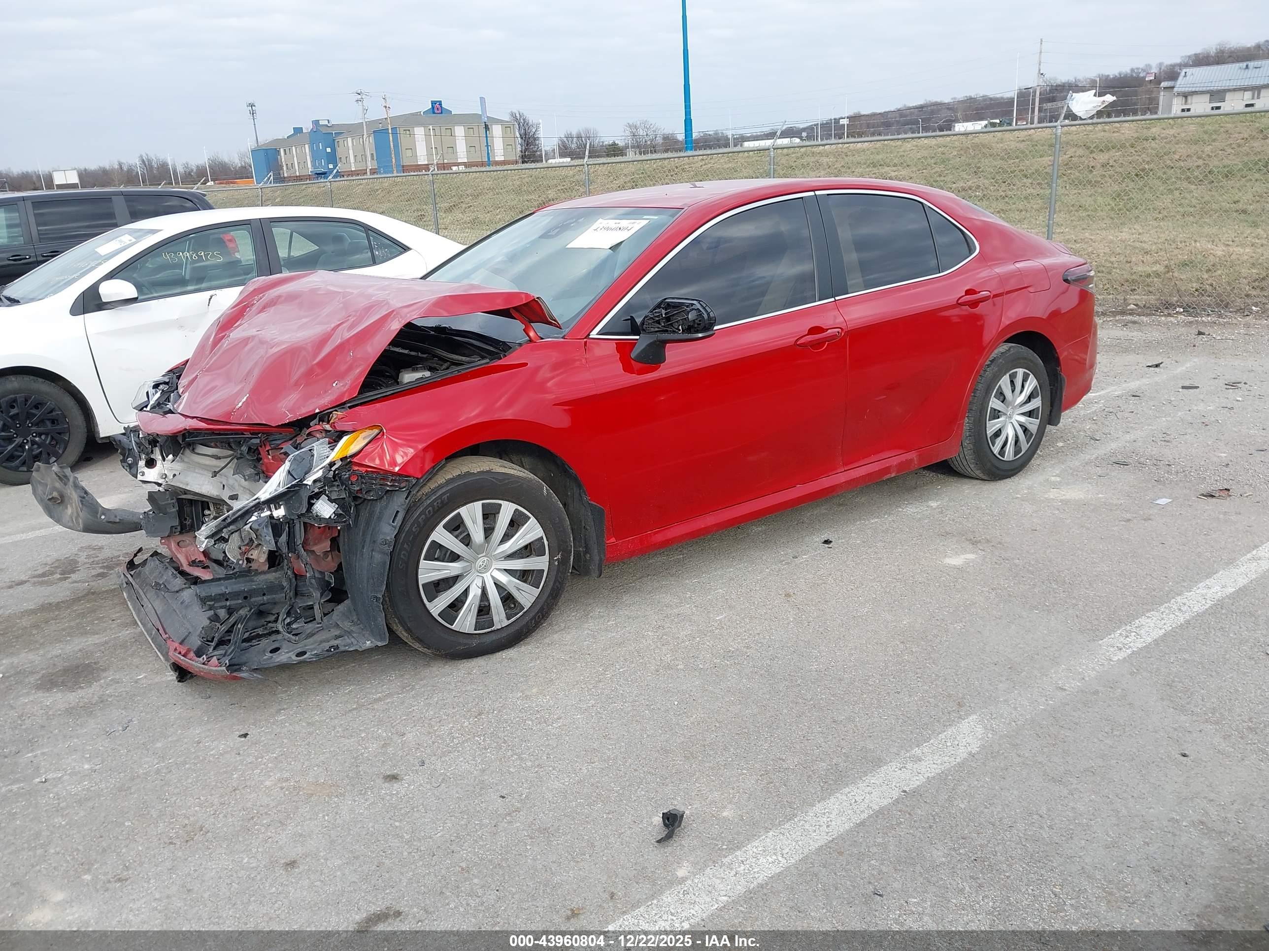 TOYOTA CAMRY image 2
