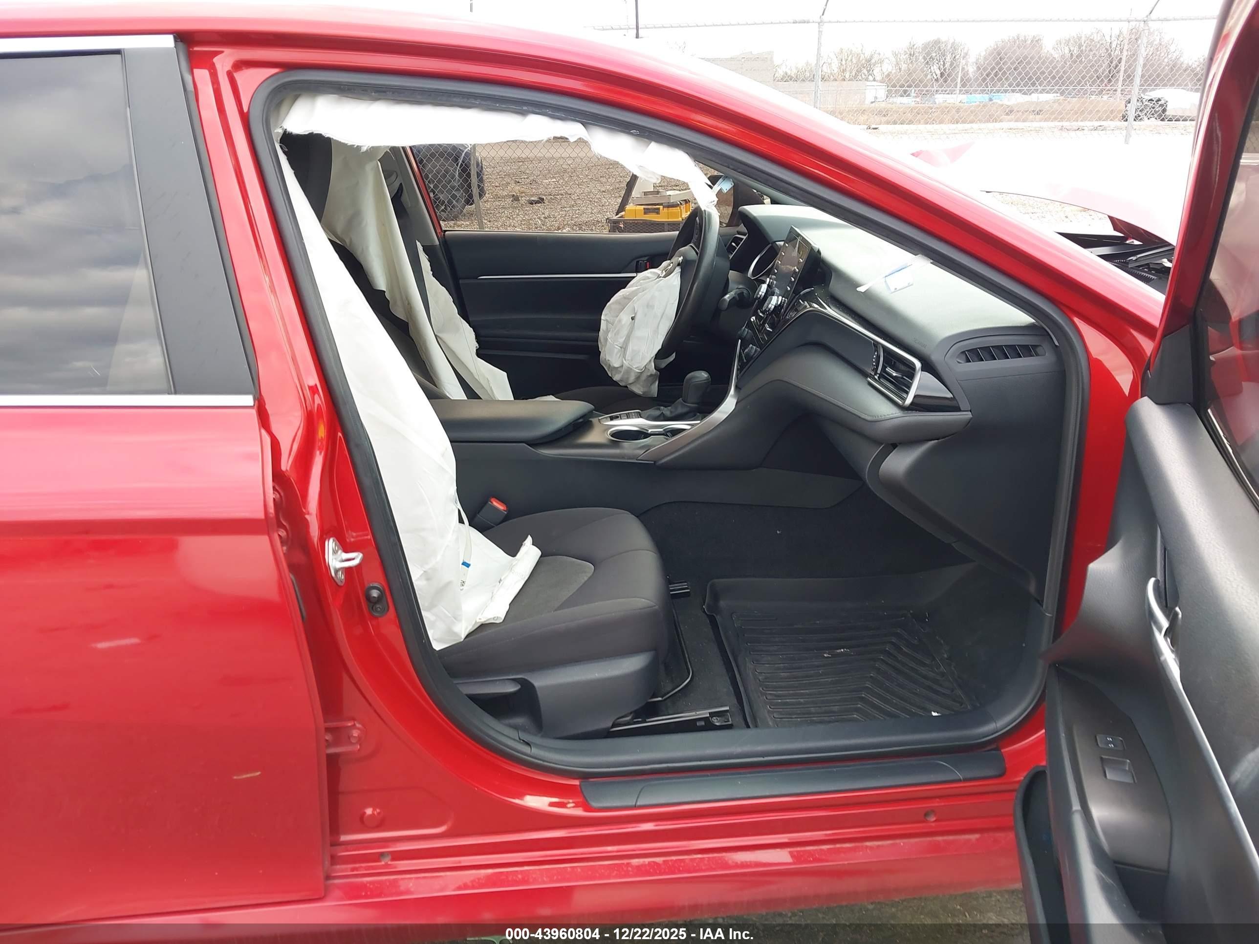 TOYOTA CAMRY image 5