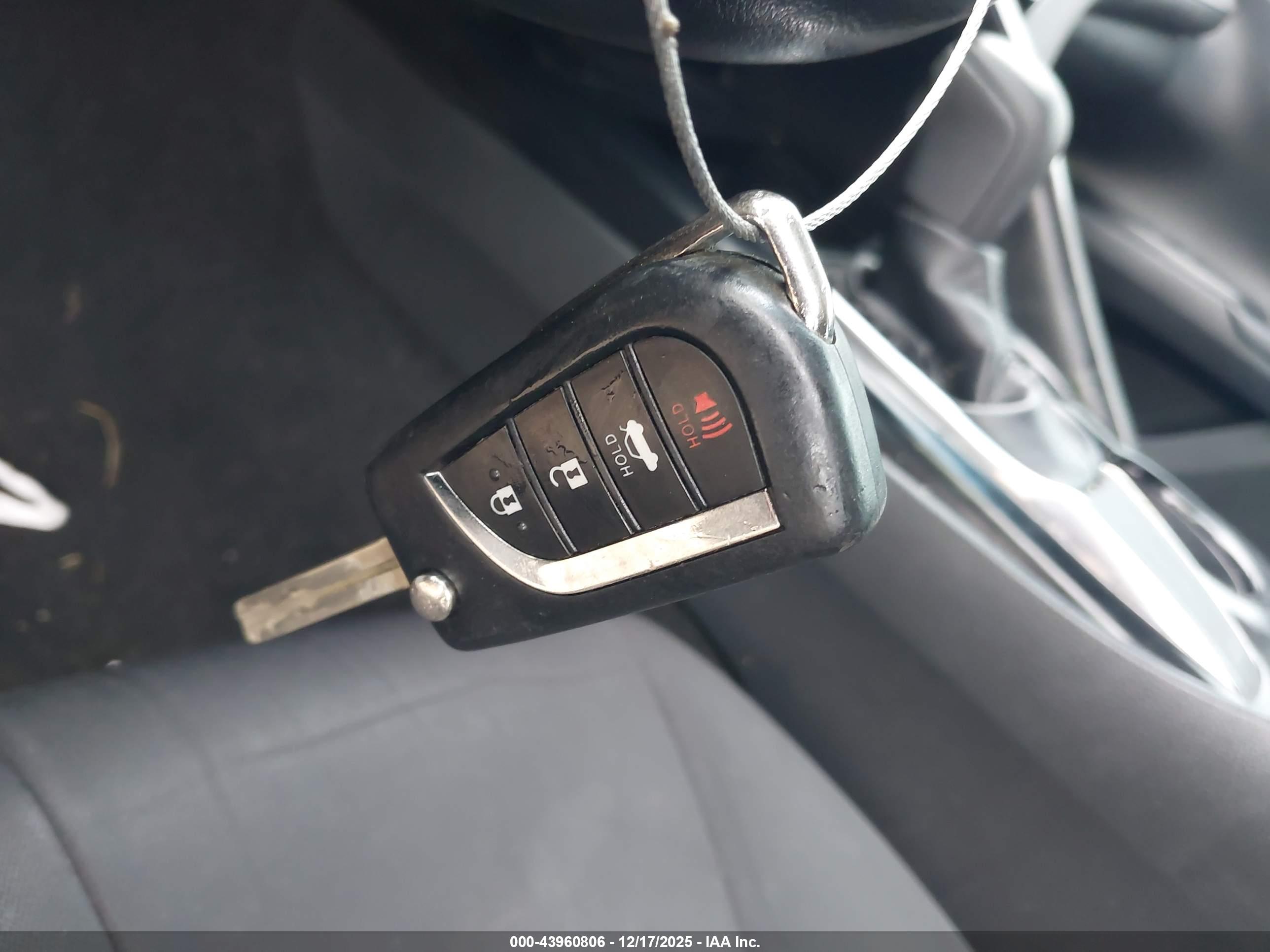 TOYOTA CAMRY image 11