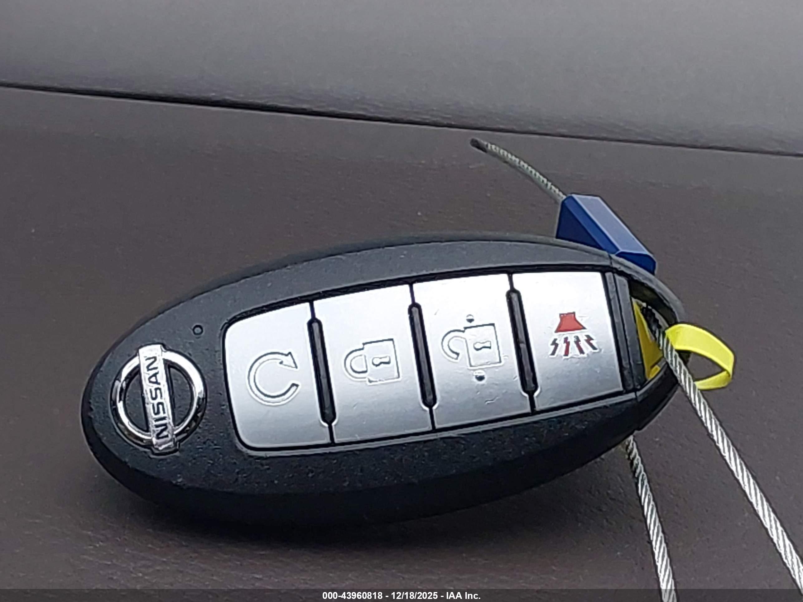NISSAN ROGUE image 11