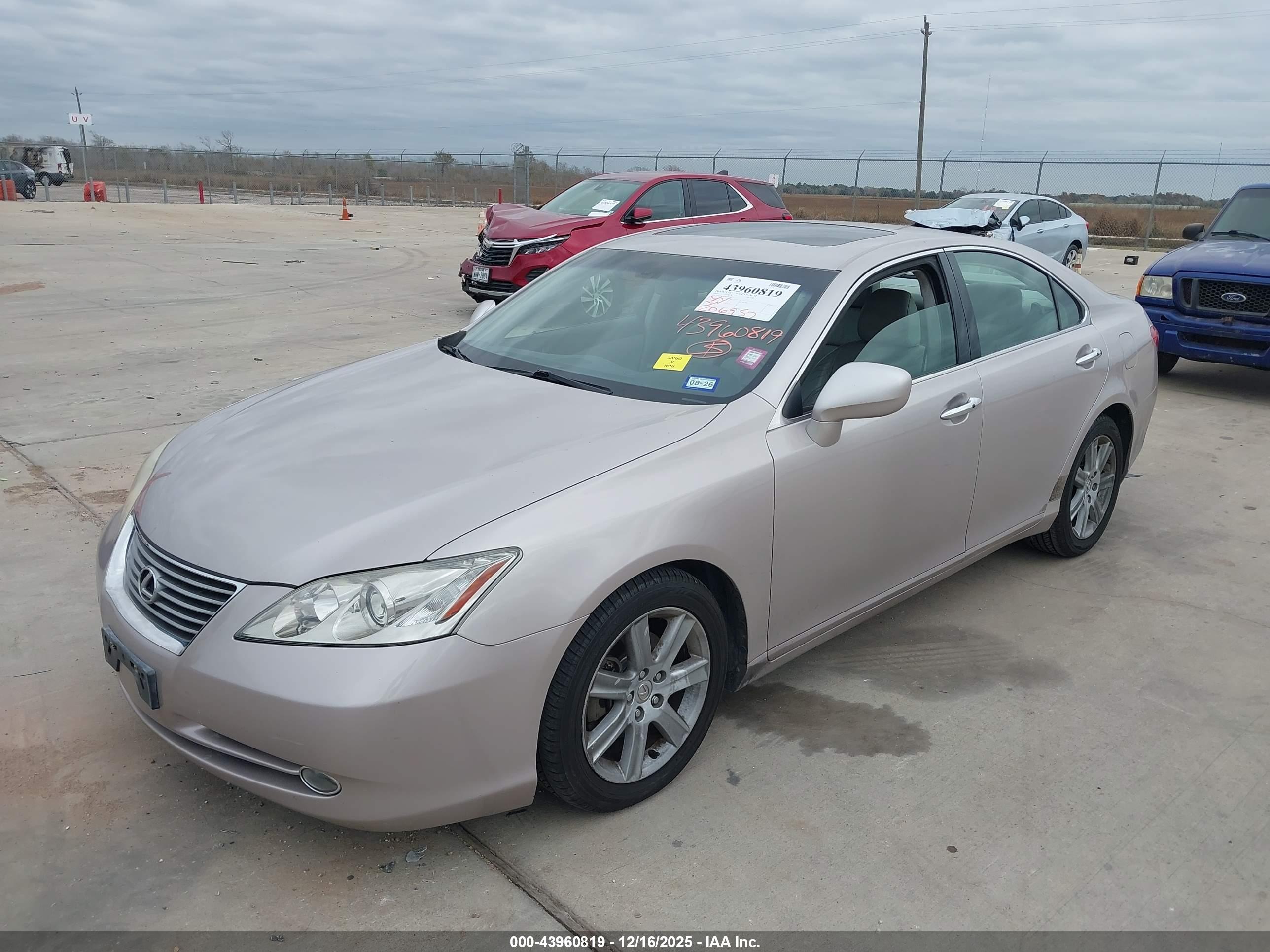 LEXUS ES image 2