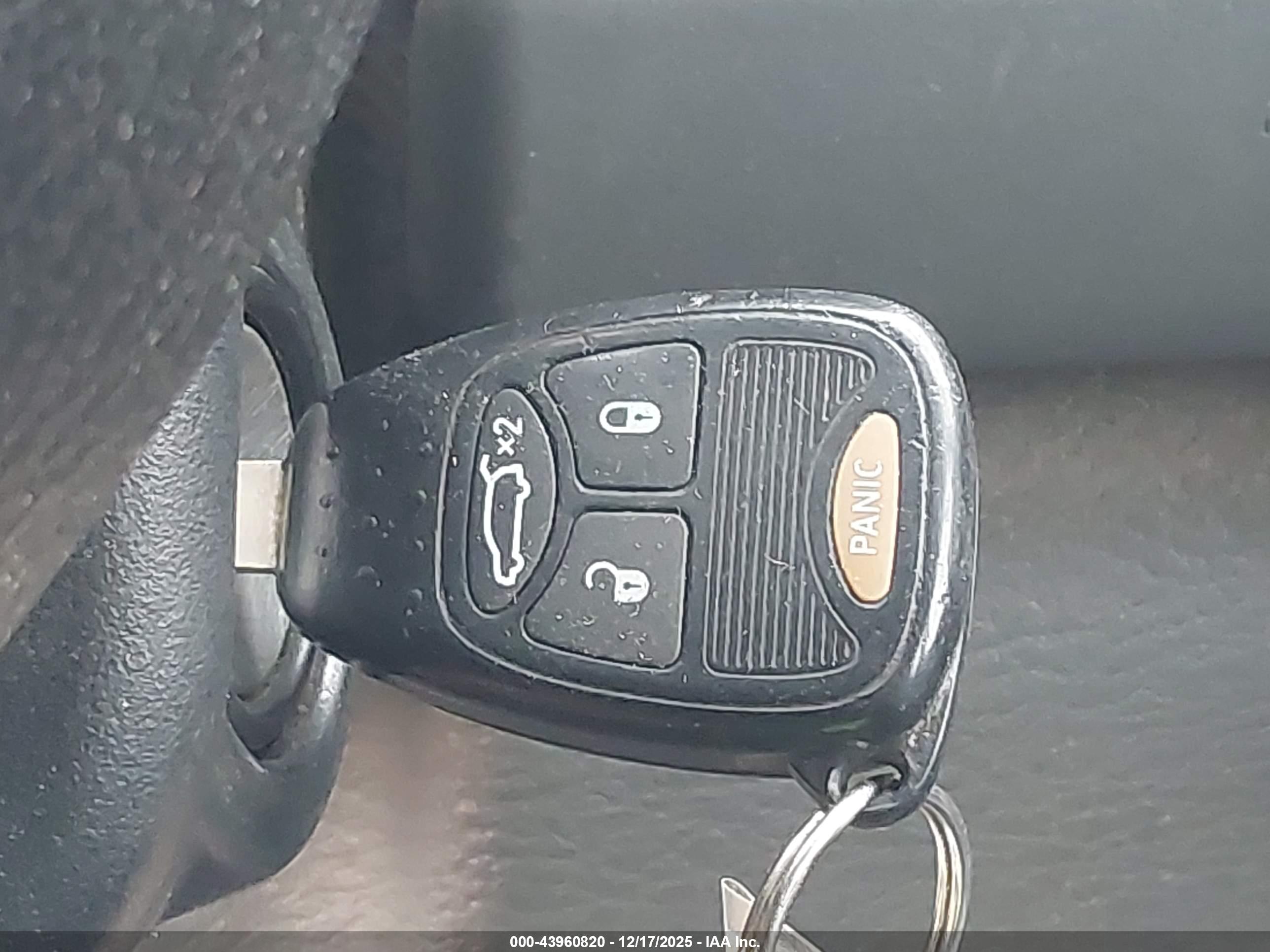 JEEP LIBERTY image 11