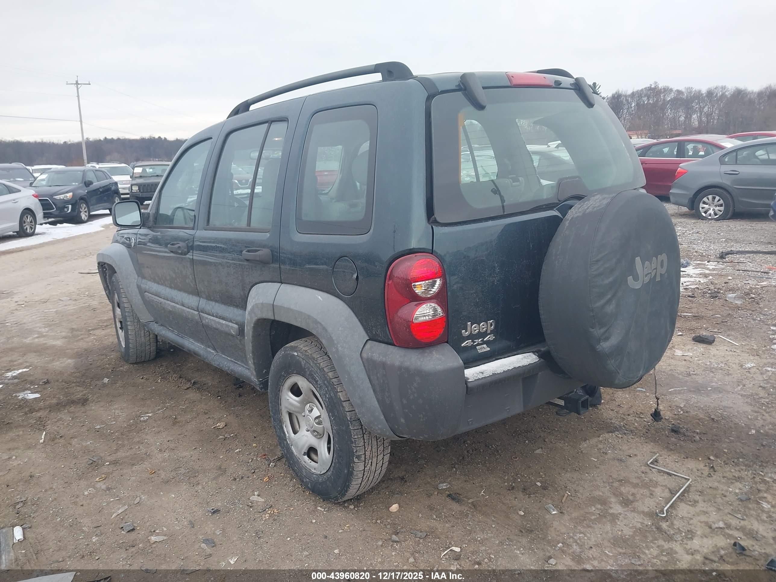 JEEP LIBERTY image 3