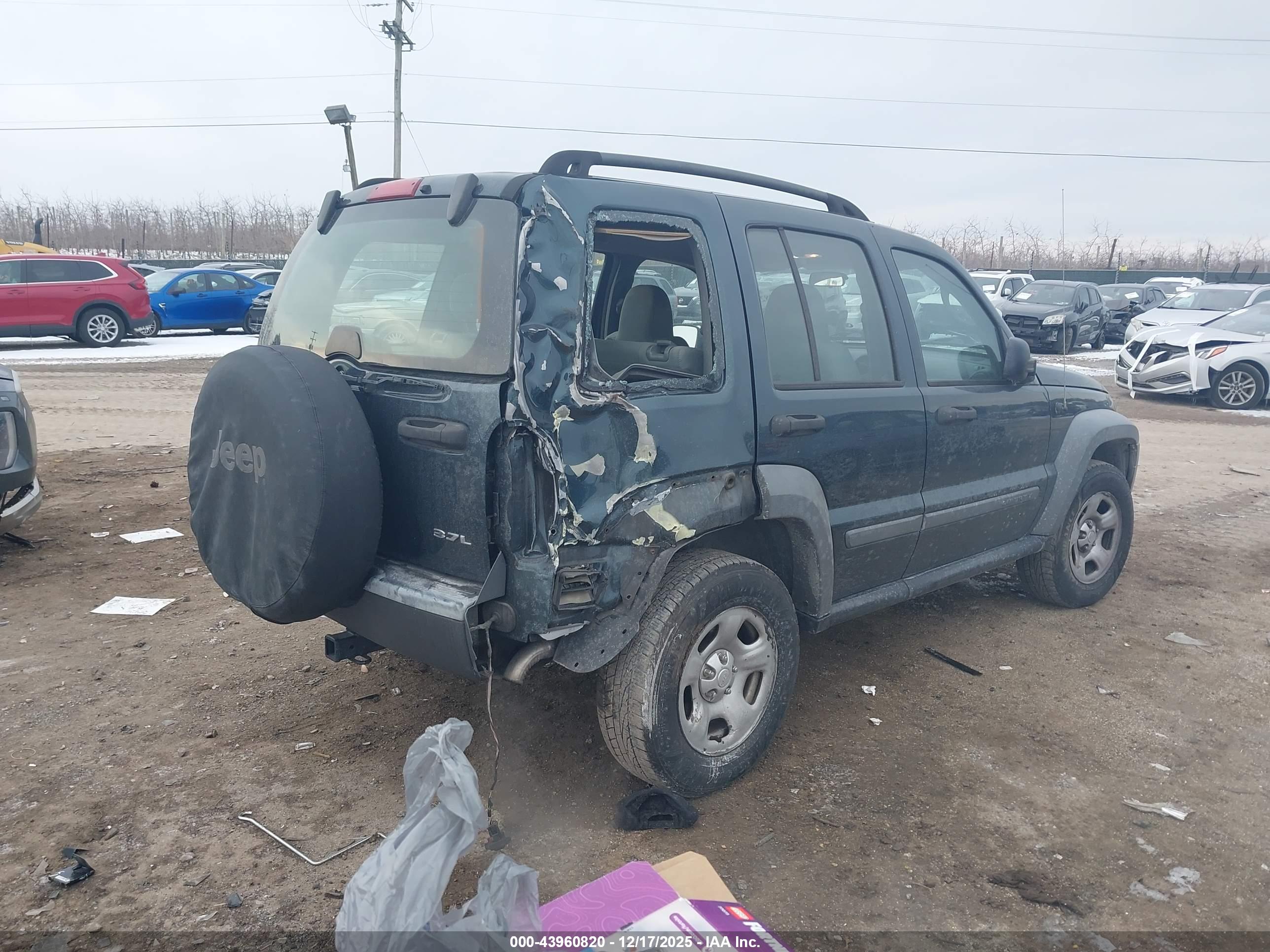 JEEP LIBERTY image 4