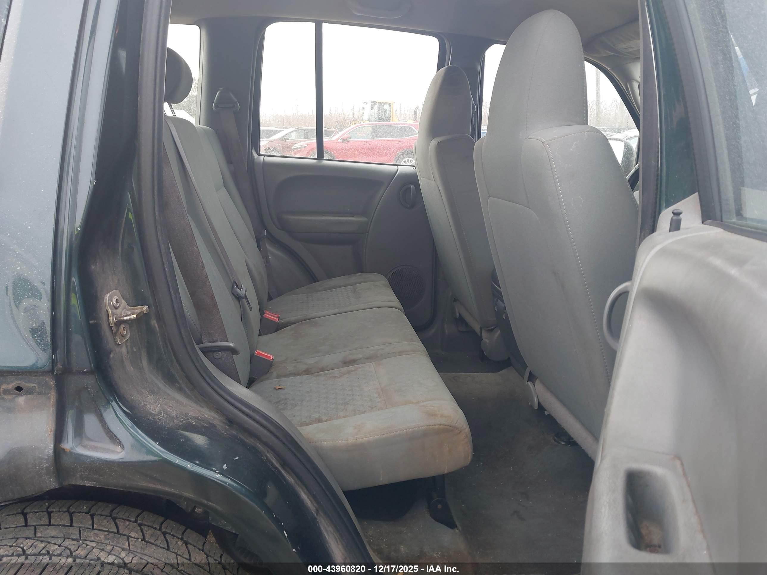JEEP LIBERTY image 8