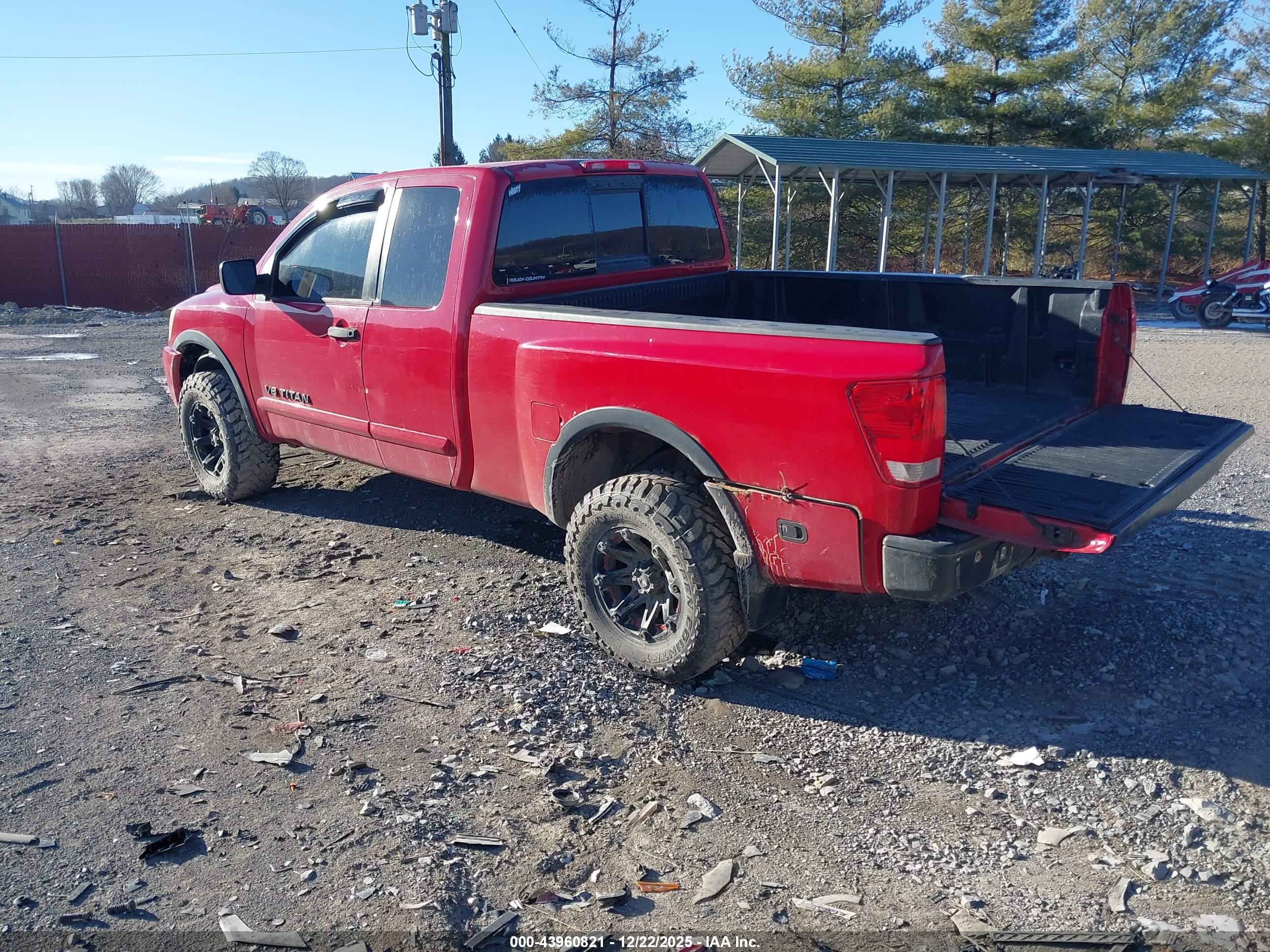 NISSAN TITAN image 3