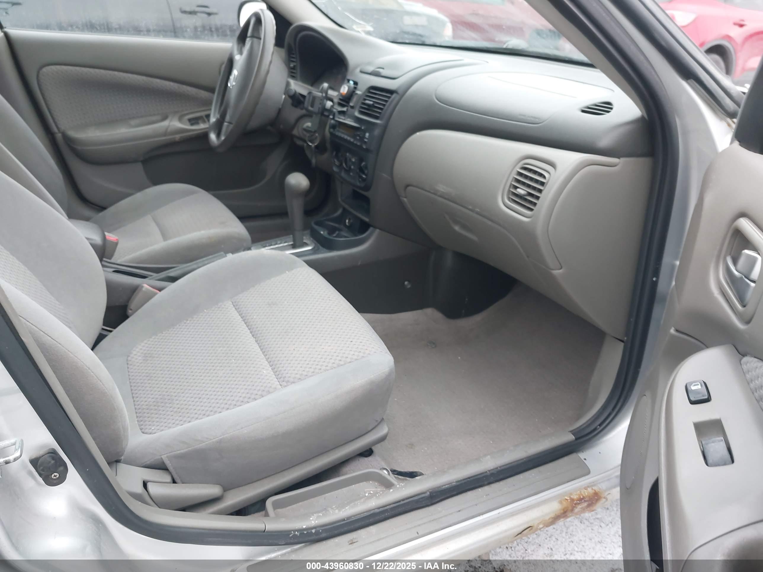 NISSAN SENTRA image 5