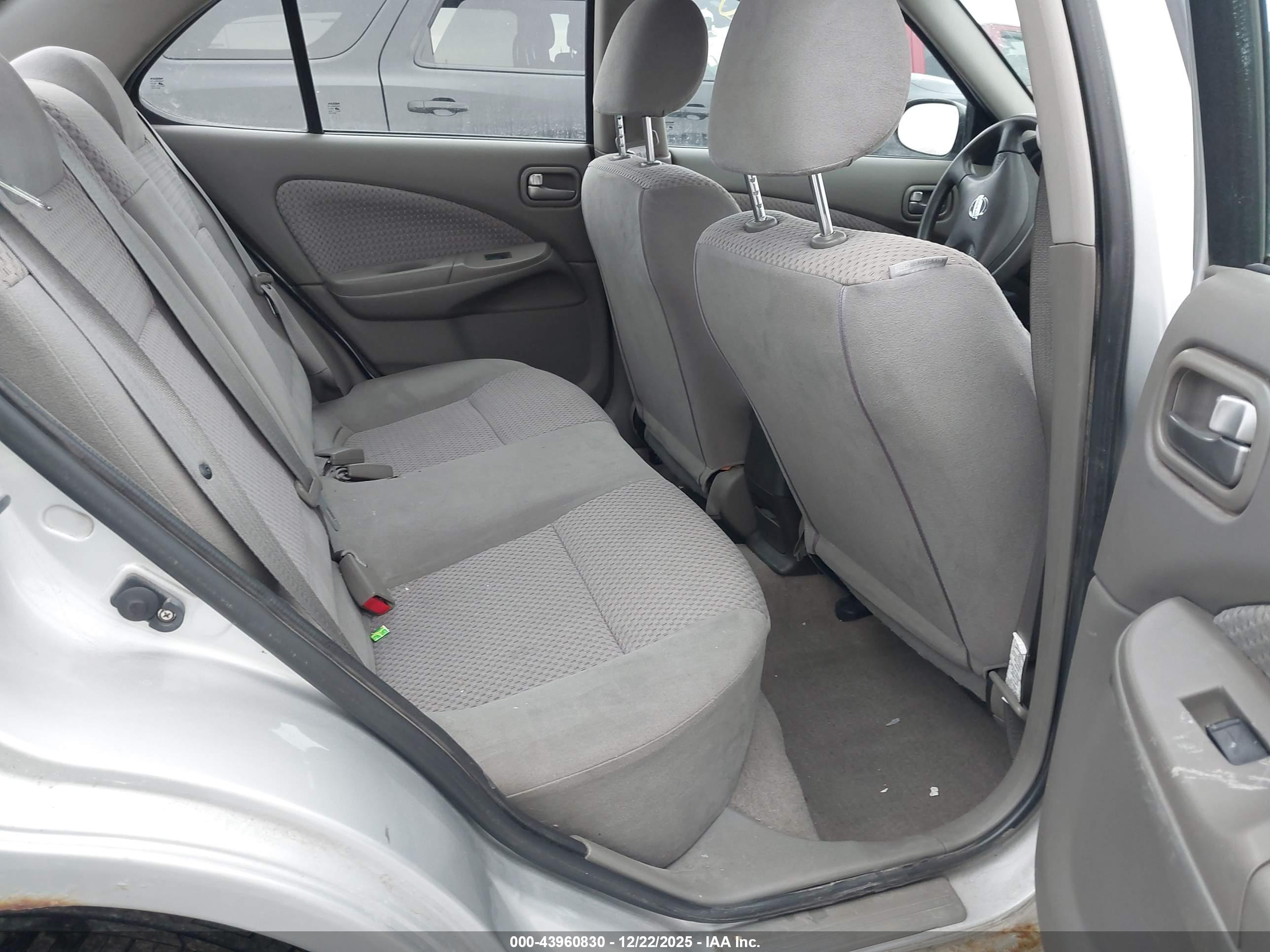 NISSAN SENTRA image 8