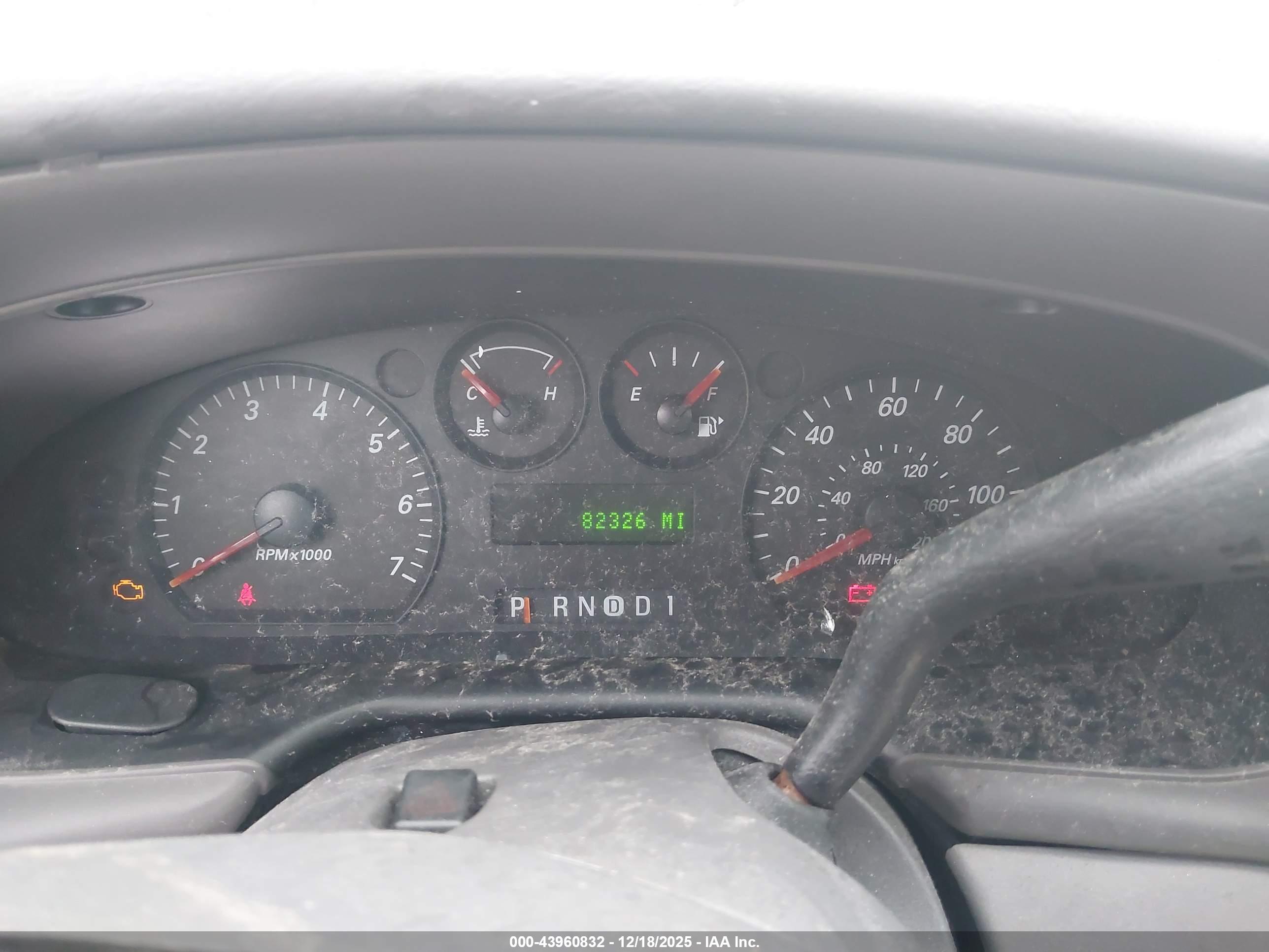 FORD TAURUS image 7