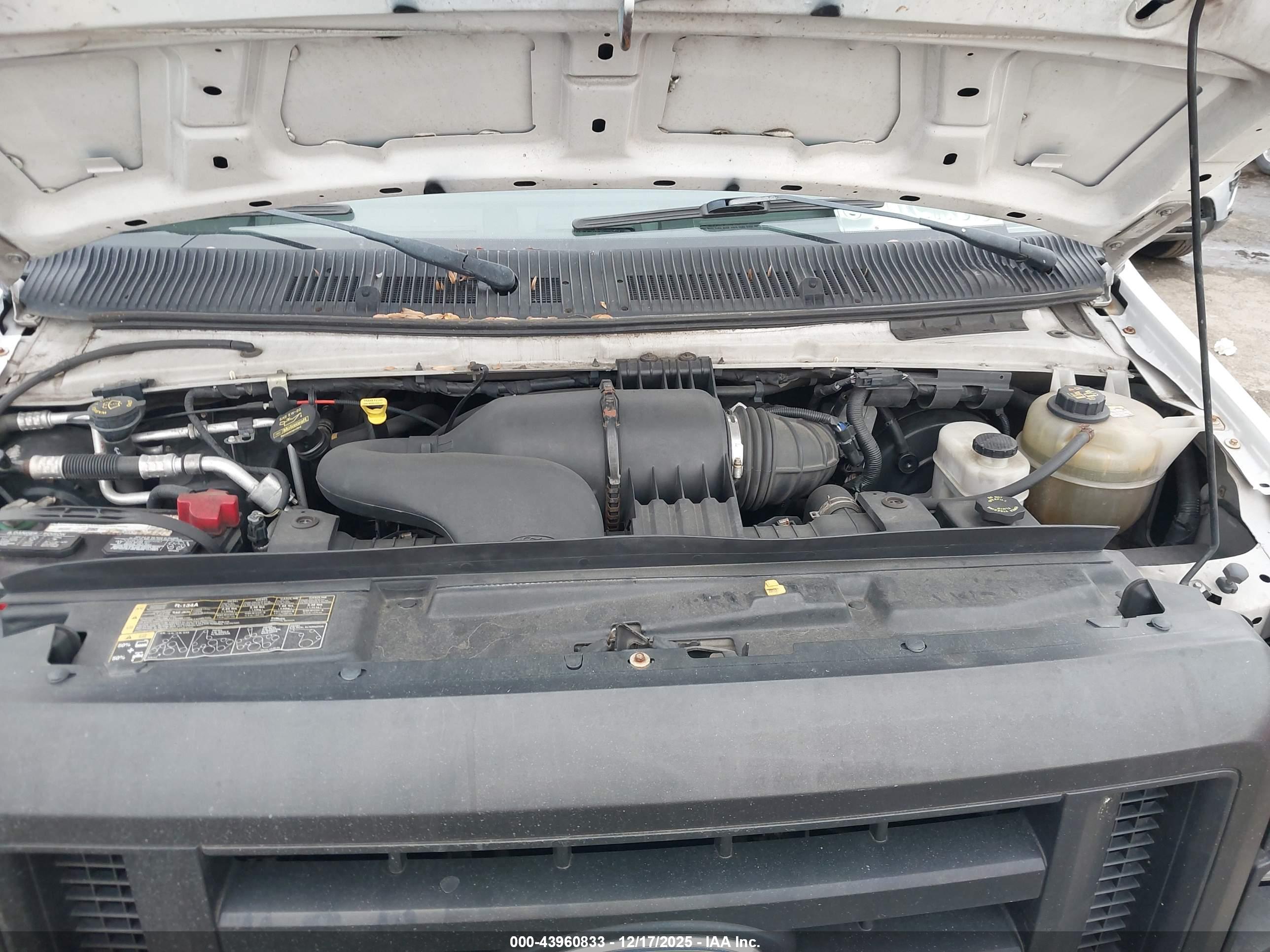 FORD E-150 image 10