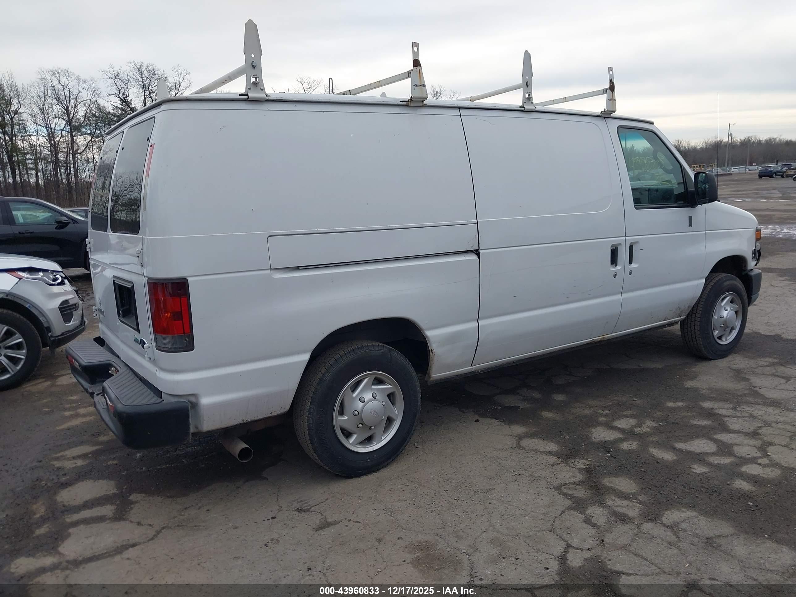 FORD E-150 image 4