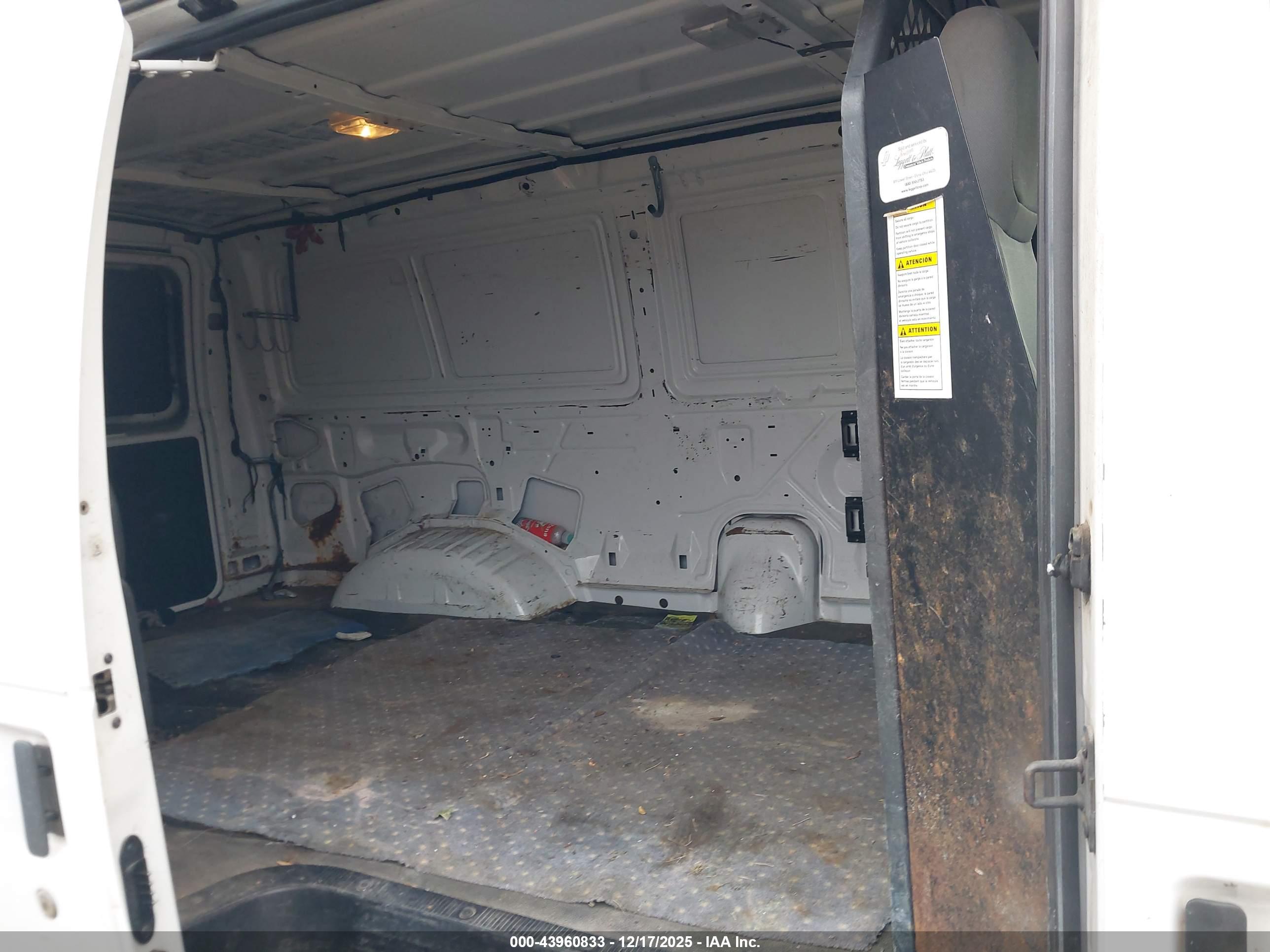 FORD E-150 image 8