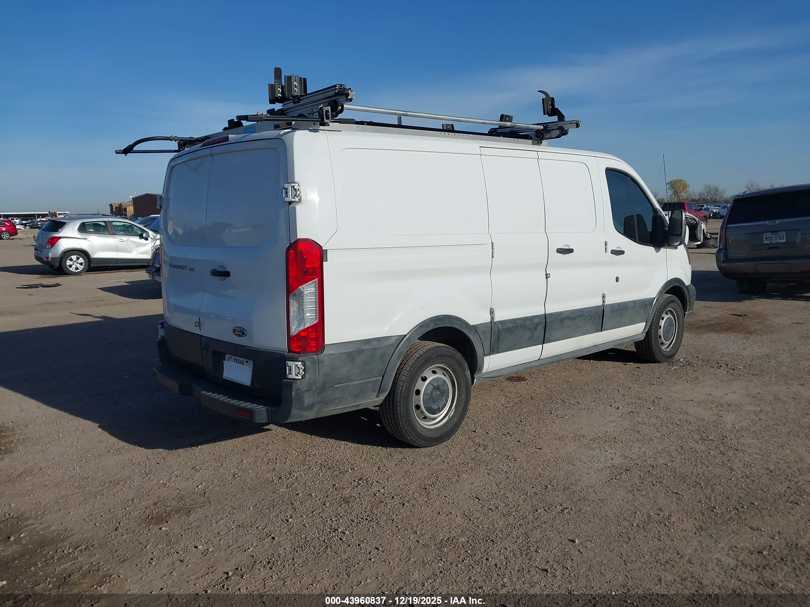 FORD TRANSIT-150 image 4