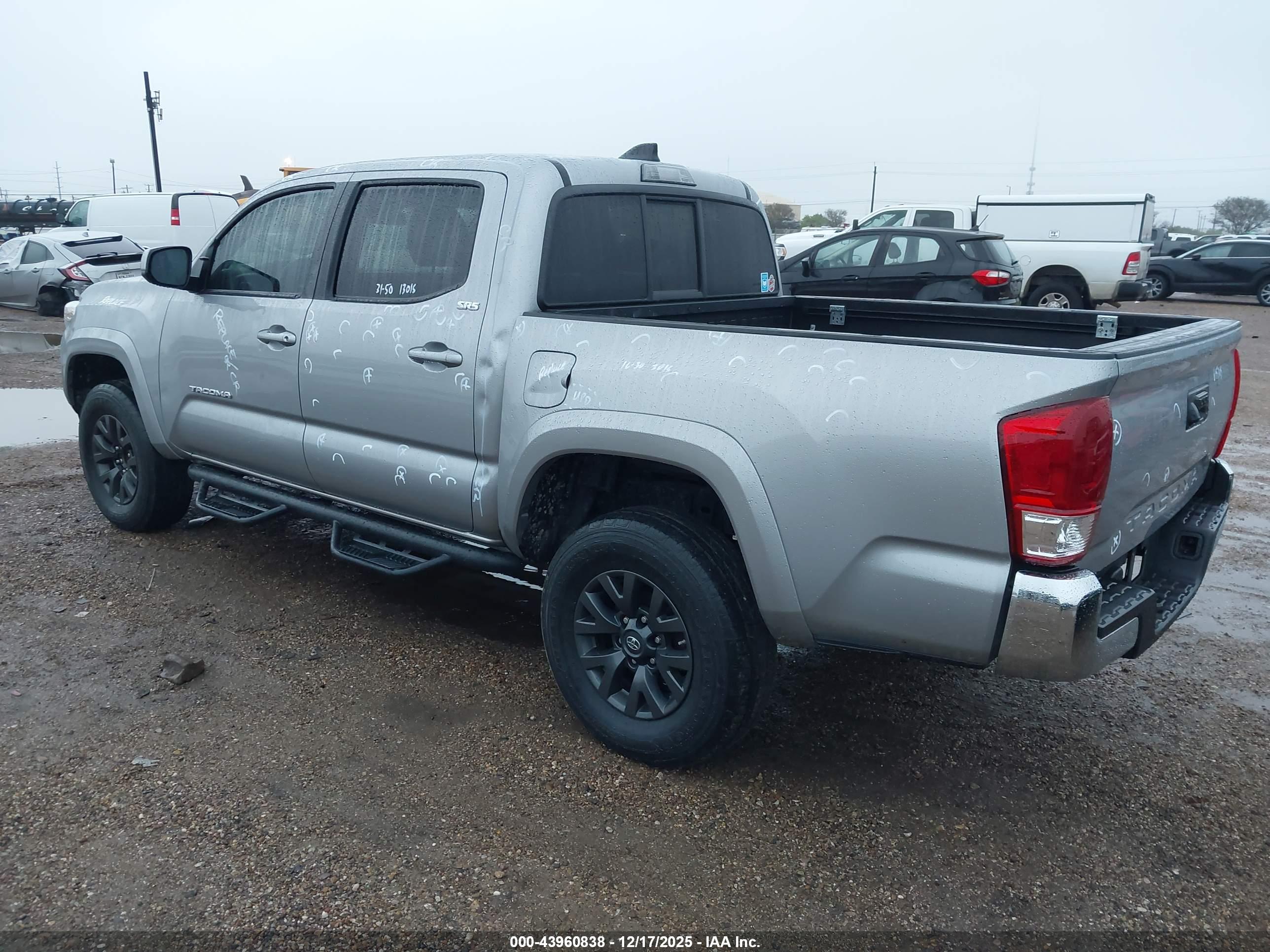 TOYOTA TACOMA image 3