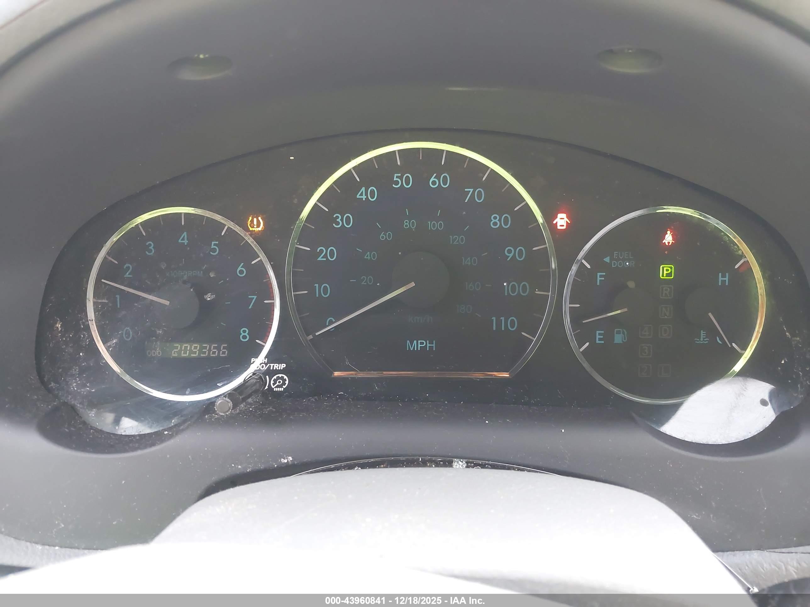 TOYOTA SIENNA image 7