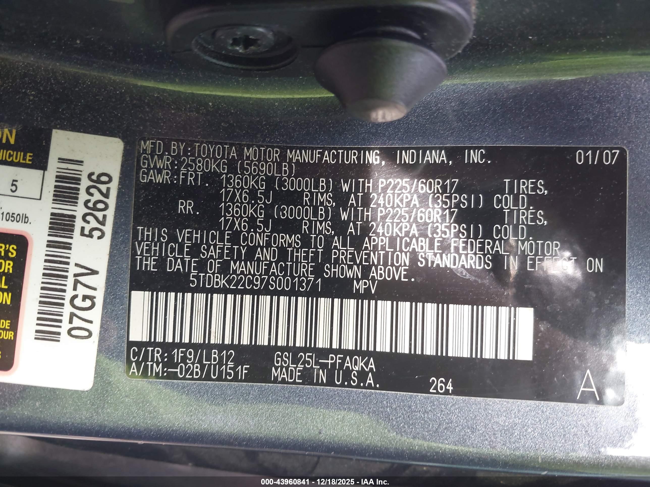 TOYOTA SIENNA image 9