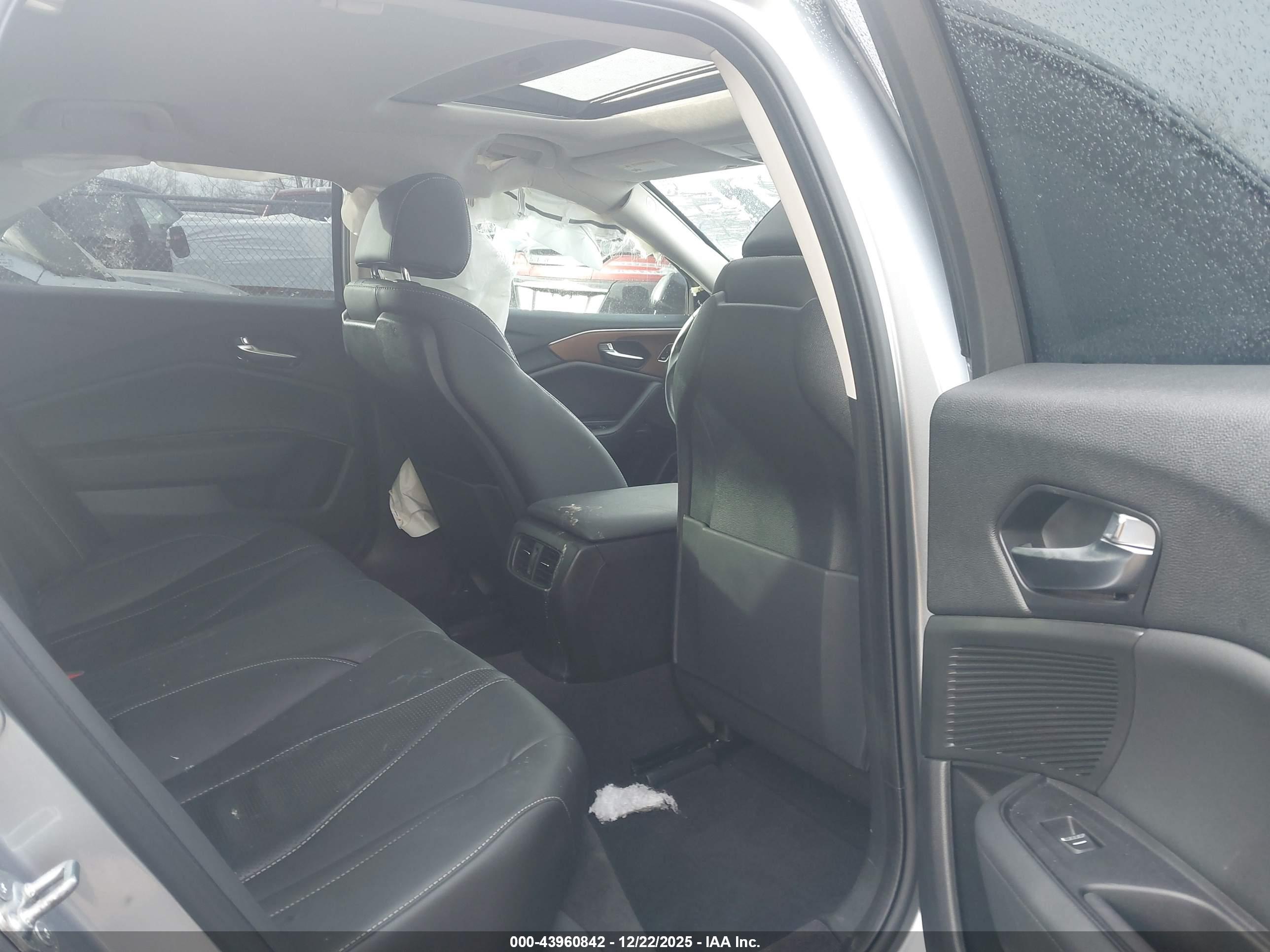 ACURA TLX image 8