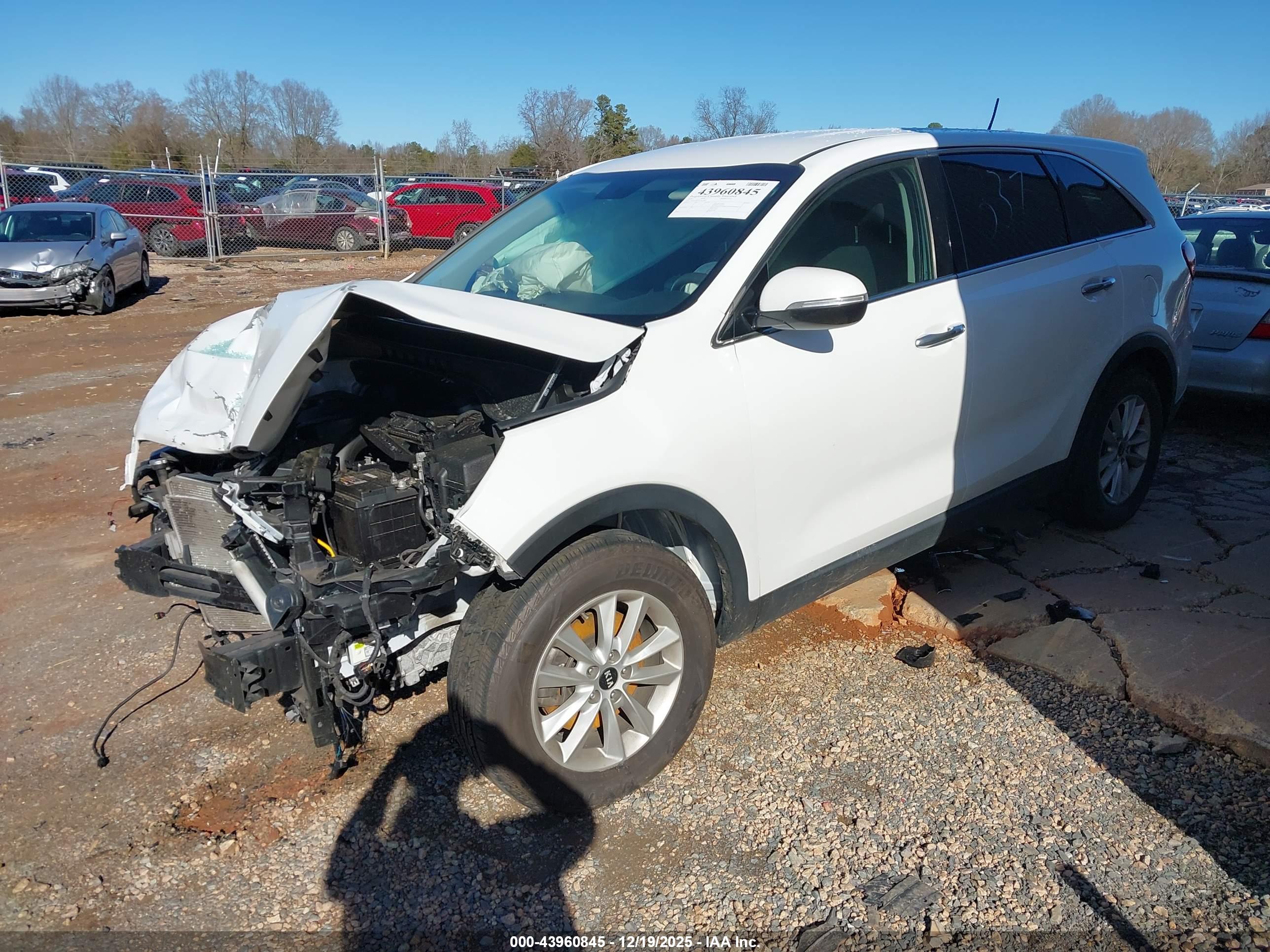 KIA SORENTO image 2