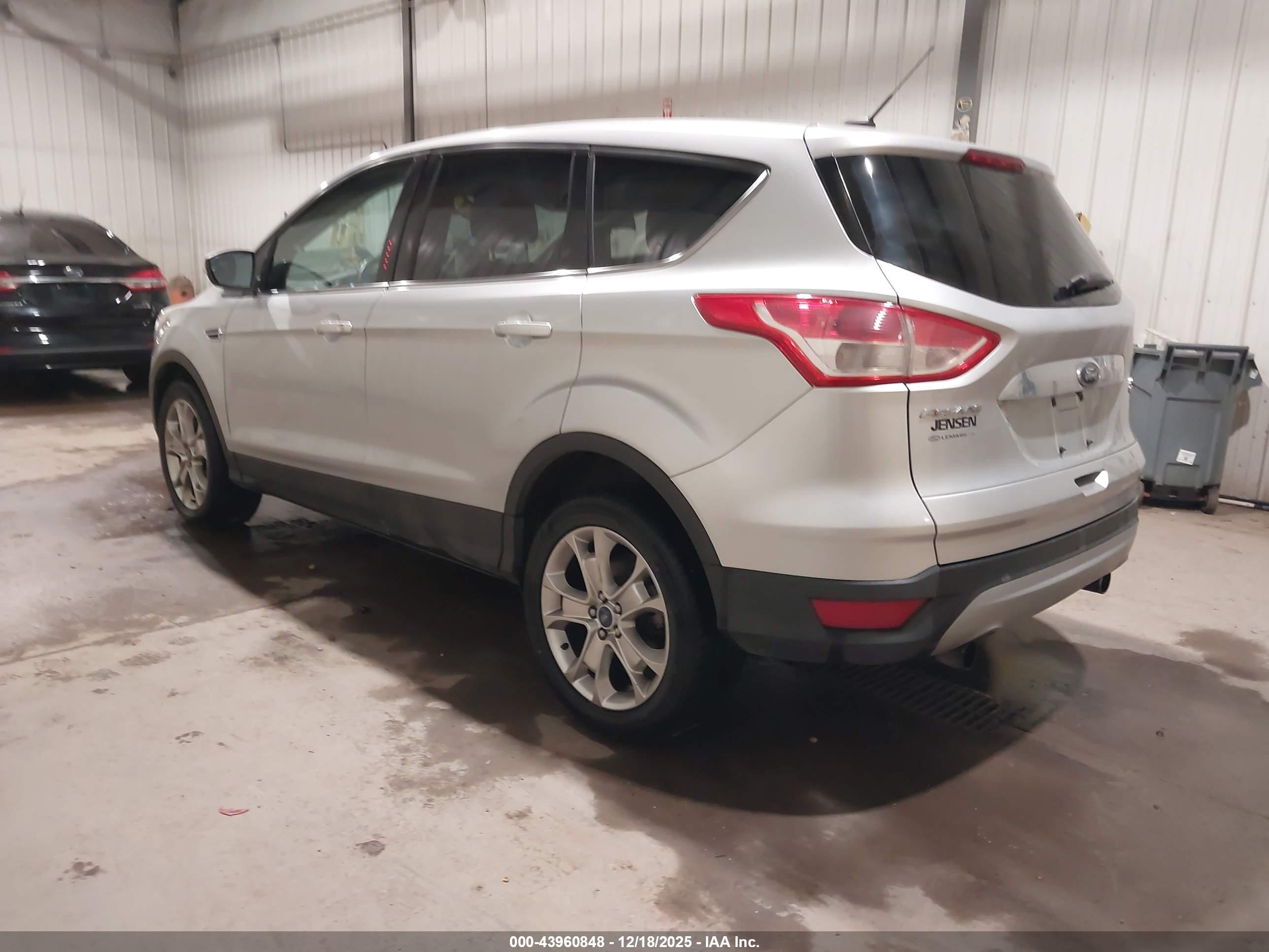 FORD ESCAPE image 3