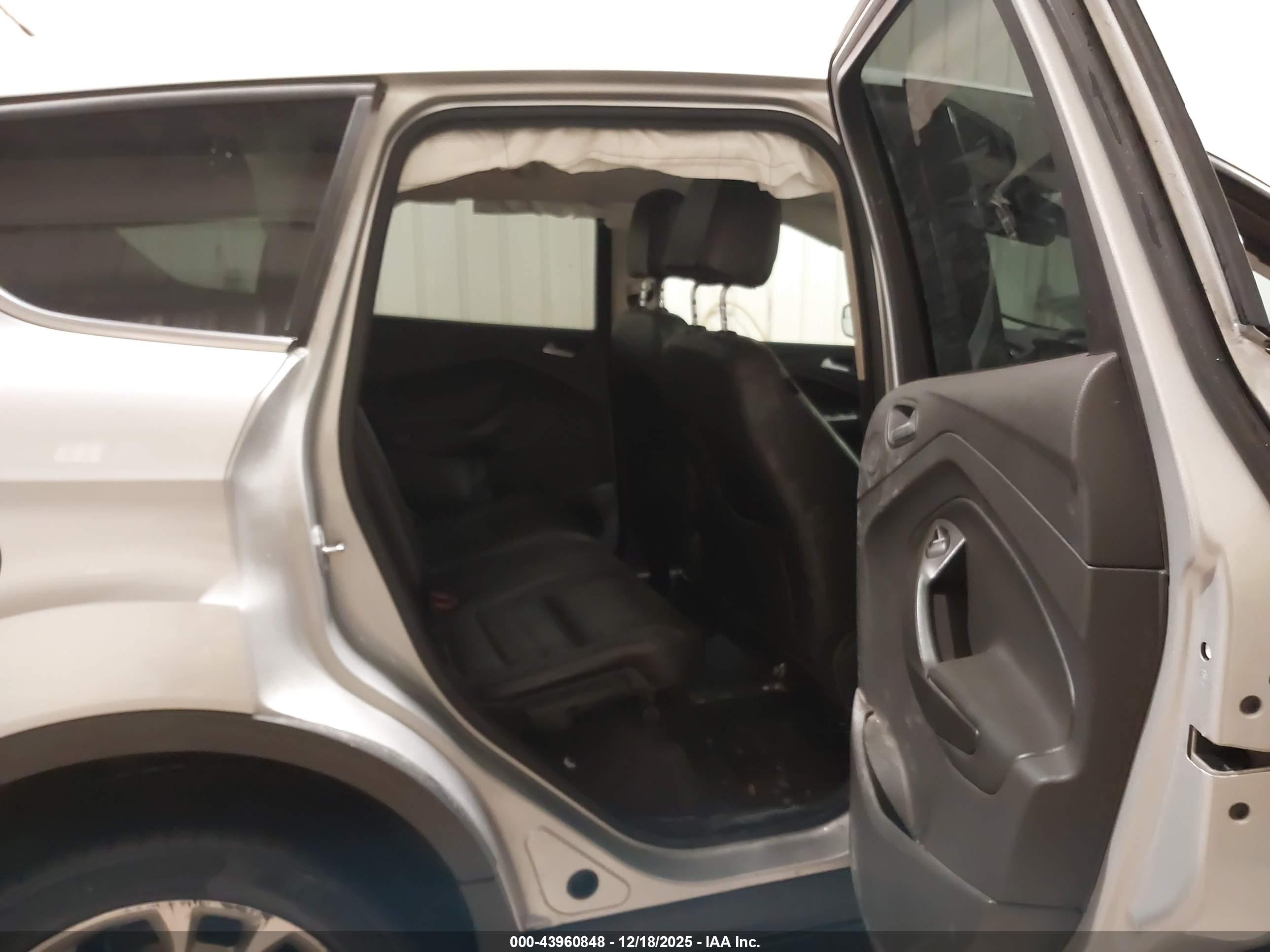 FORD ESCAPE image 8