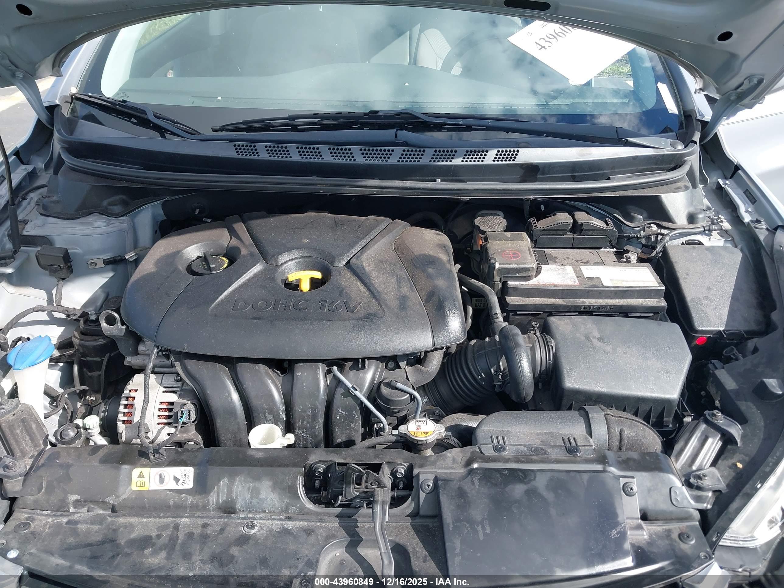 HYUNDAI ELANTRA image 10