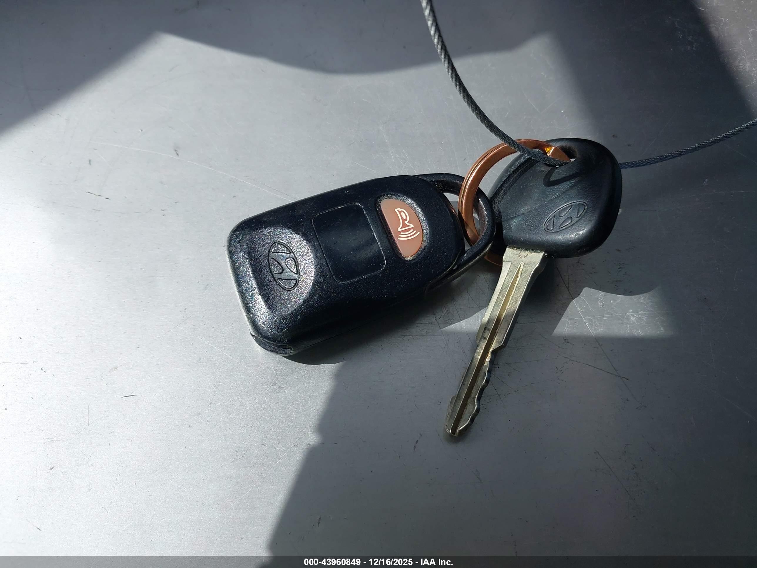 HYUNDAI ELANTRA image 11
