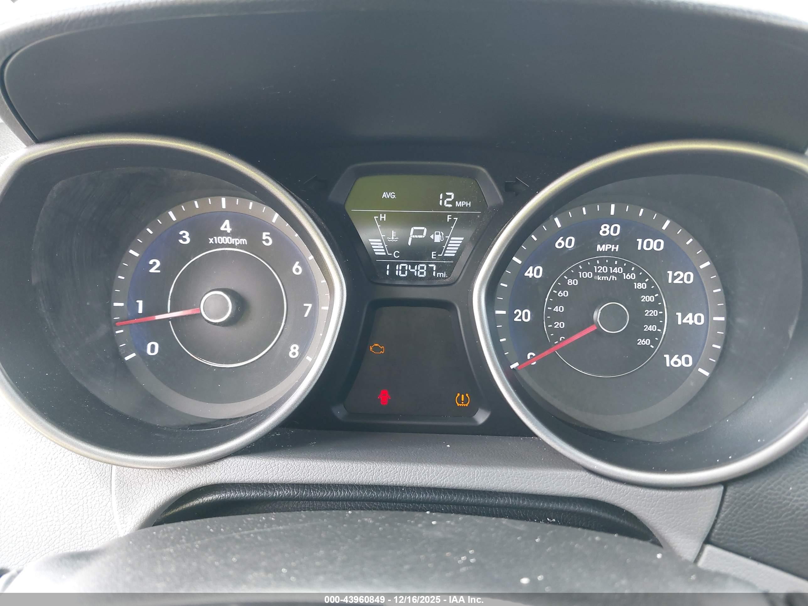 HYUNDAI ELANTRA image 7