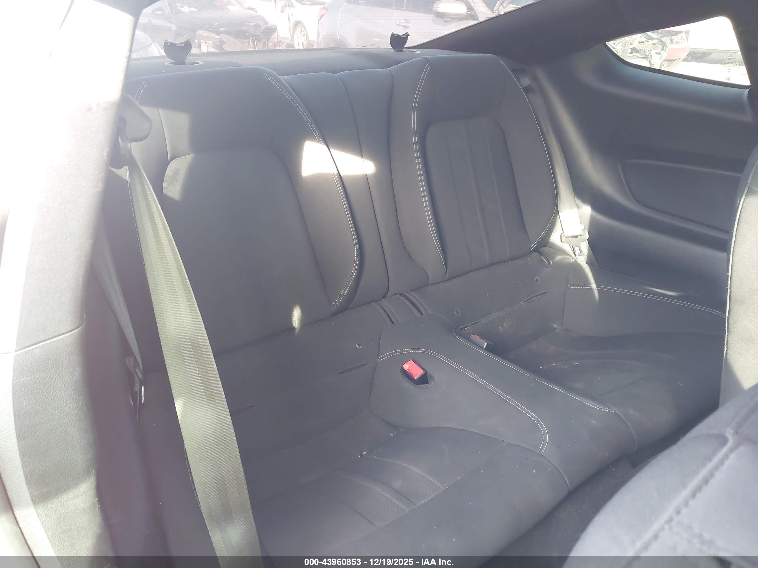 FORD MUSTANG image 8