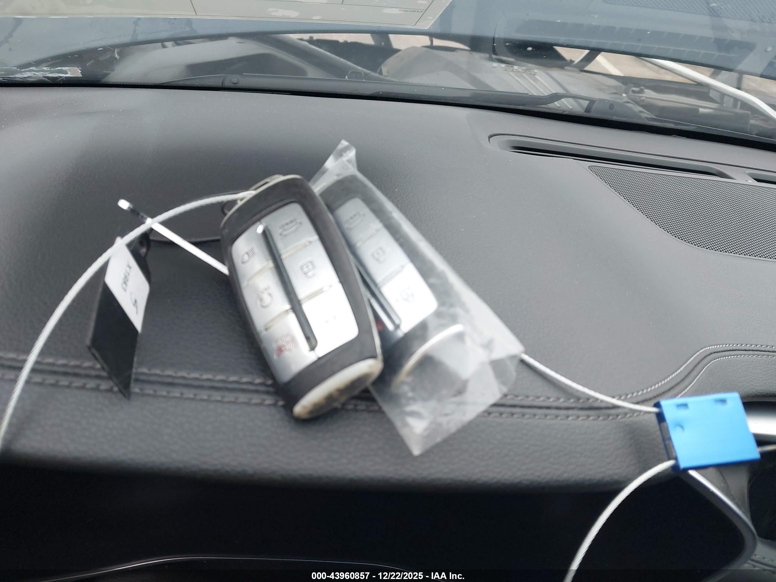 GENESIS G70 image 11
