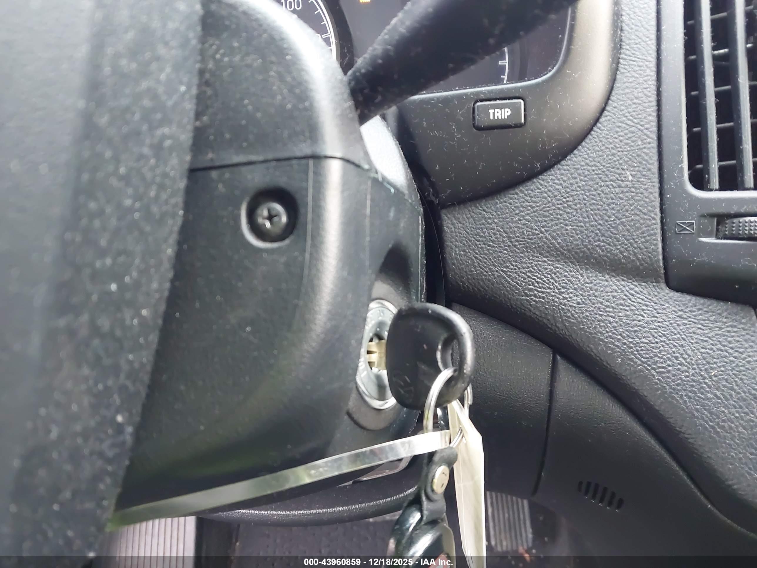 HYUNDAI ELANTRA image 11
