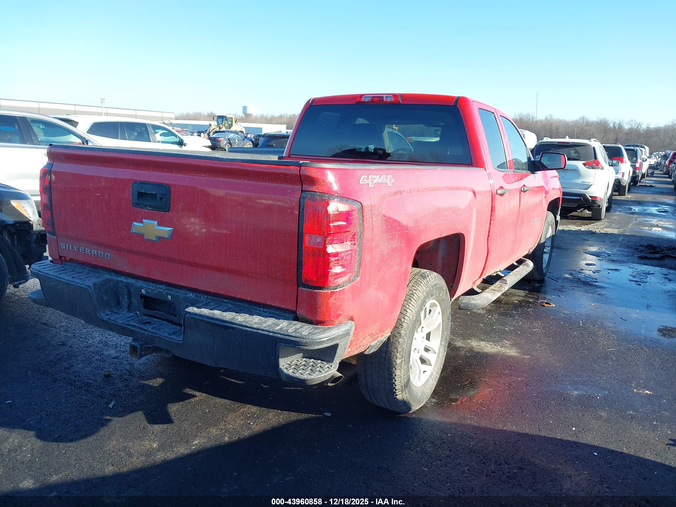 CHEVROLET SILVERADO image 4