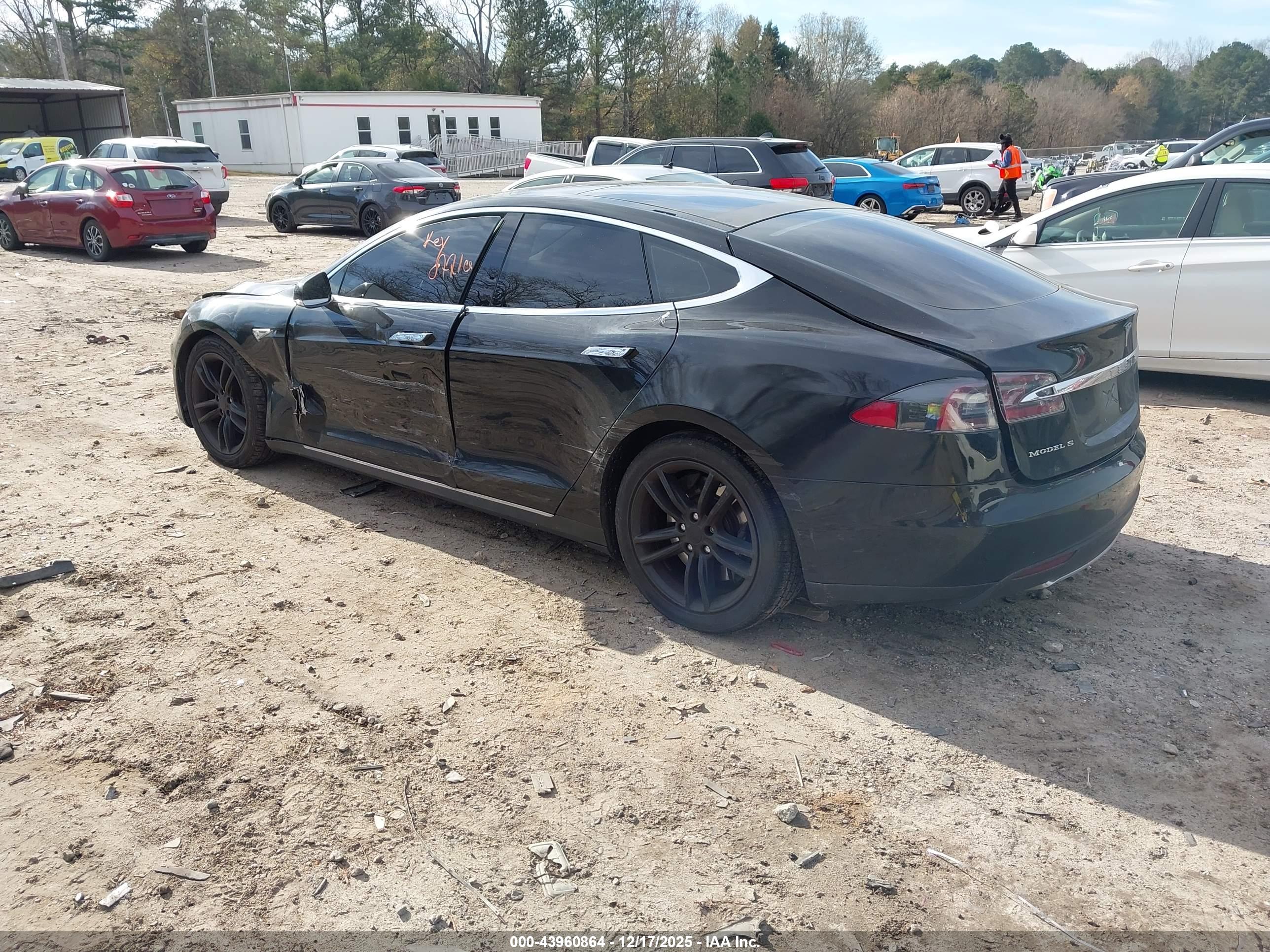 TESLA MODEL image 3