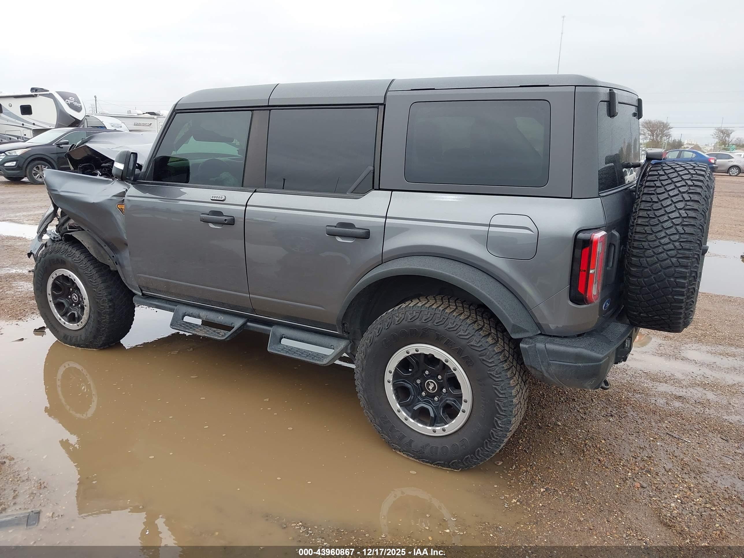FORD BRONCO image 3