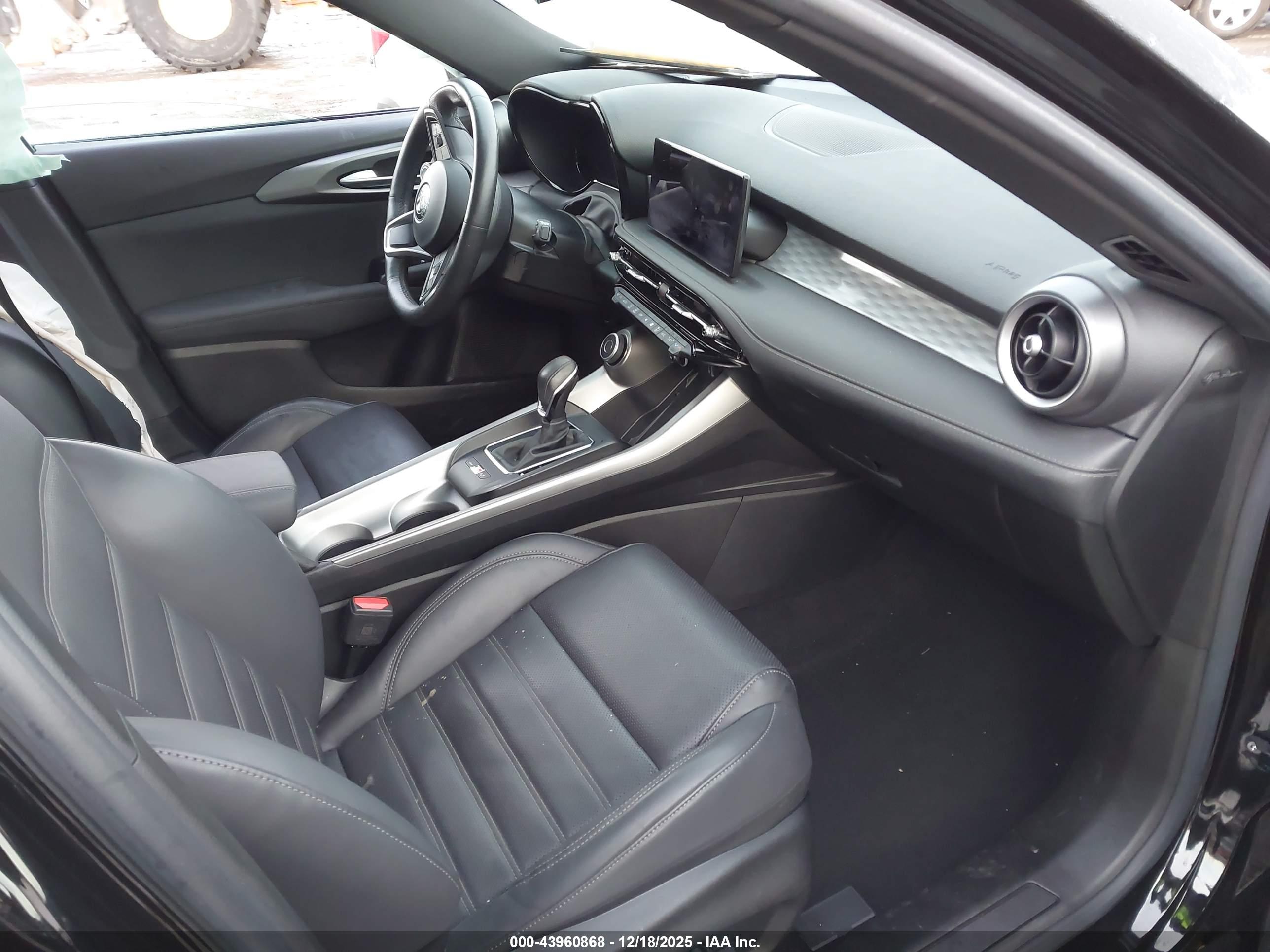 ALFA ROMEO image 5