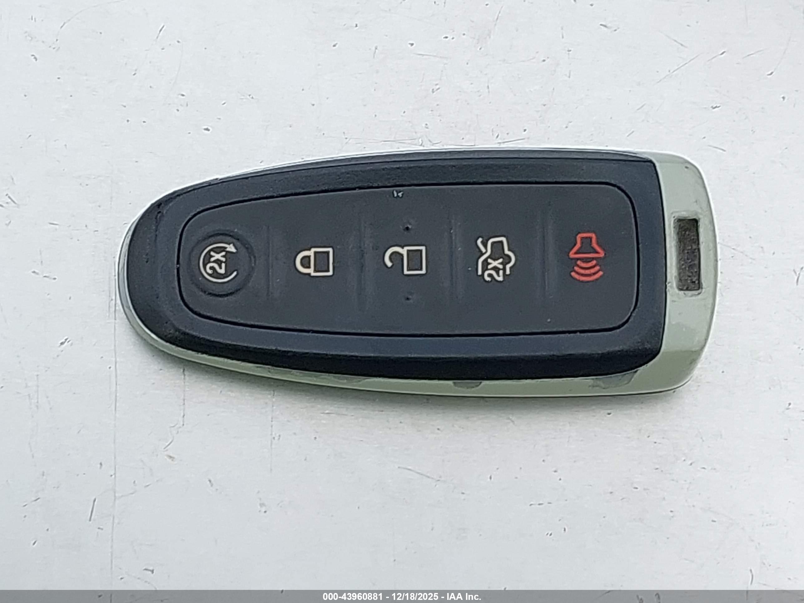 FORD ESCAPE image 11