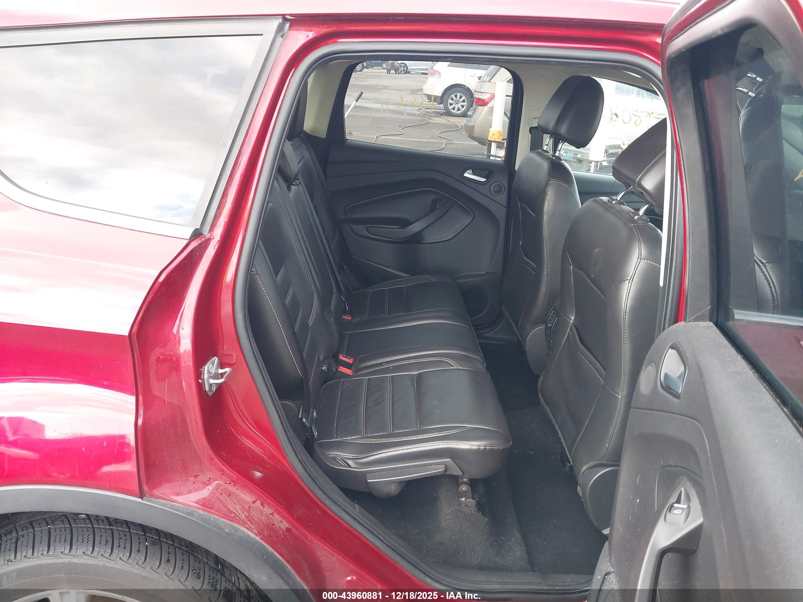 FORD ESCAPE image 8