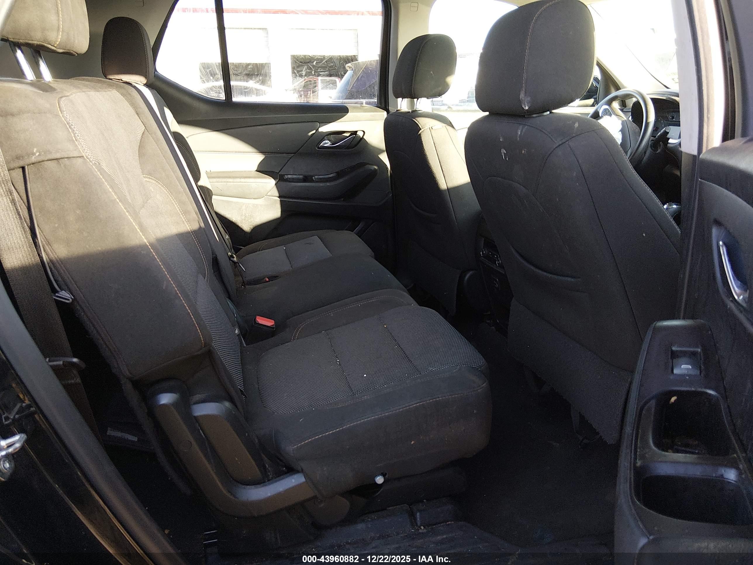 CHEVROLET TRAVERSE image 8