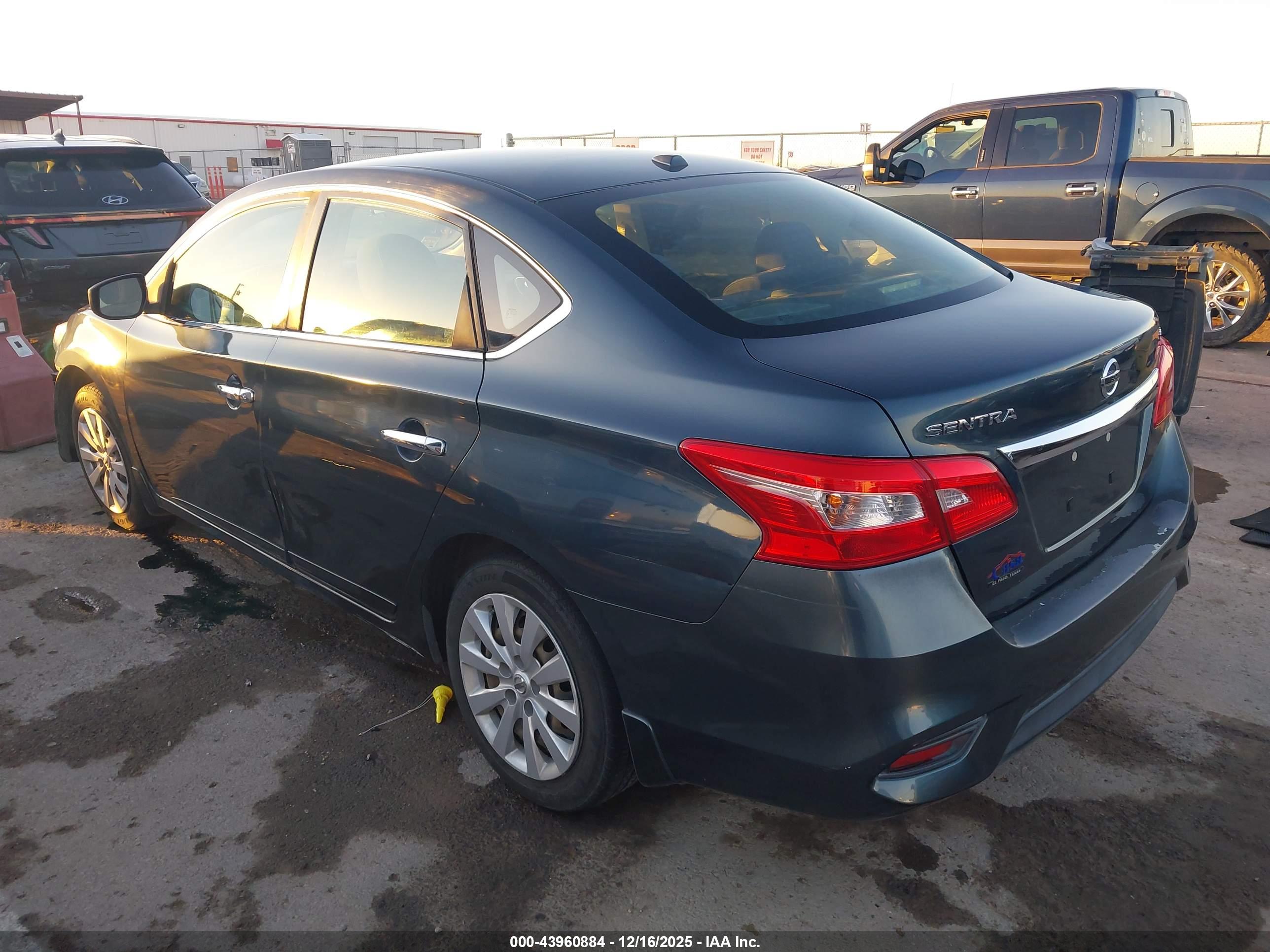 NISSAN SENTRA image 3