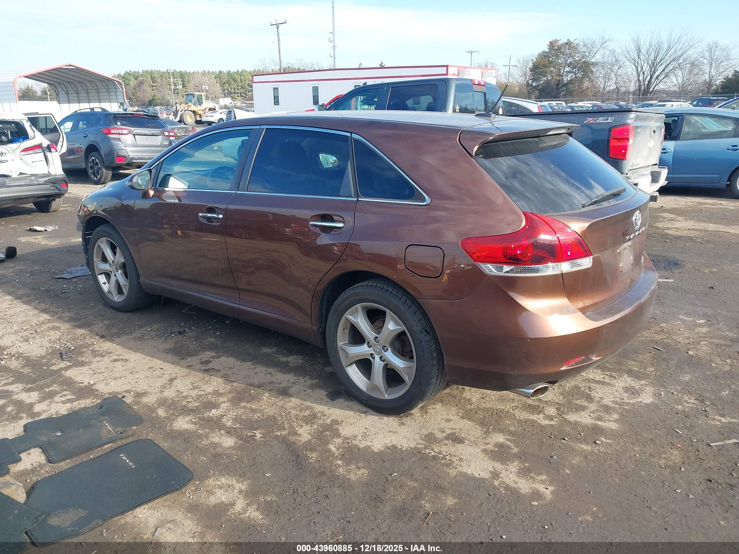 TOYOTA VENZA image 3