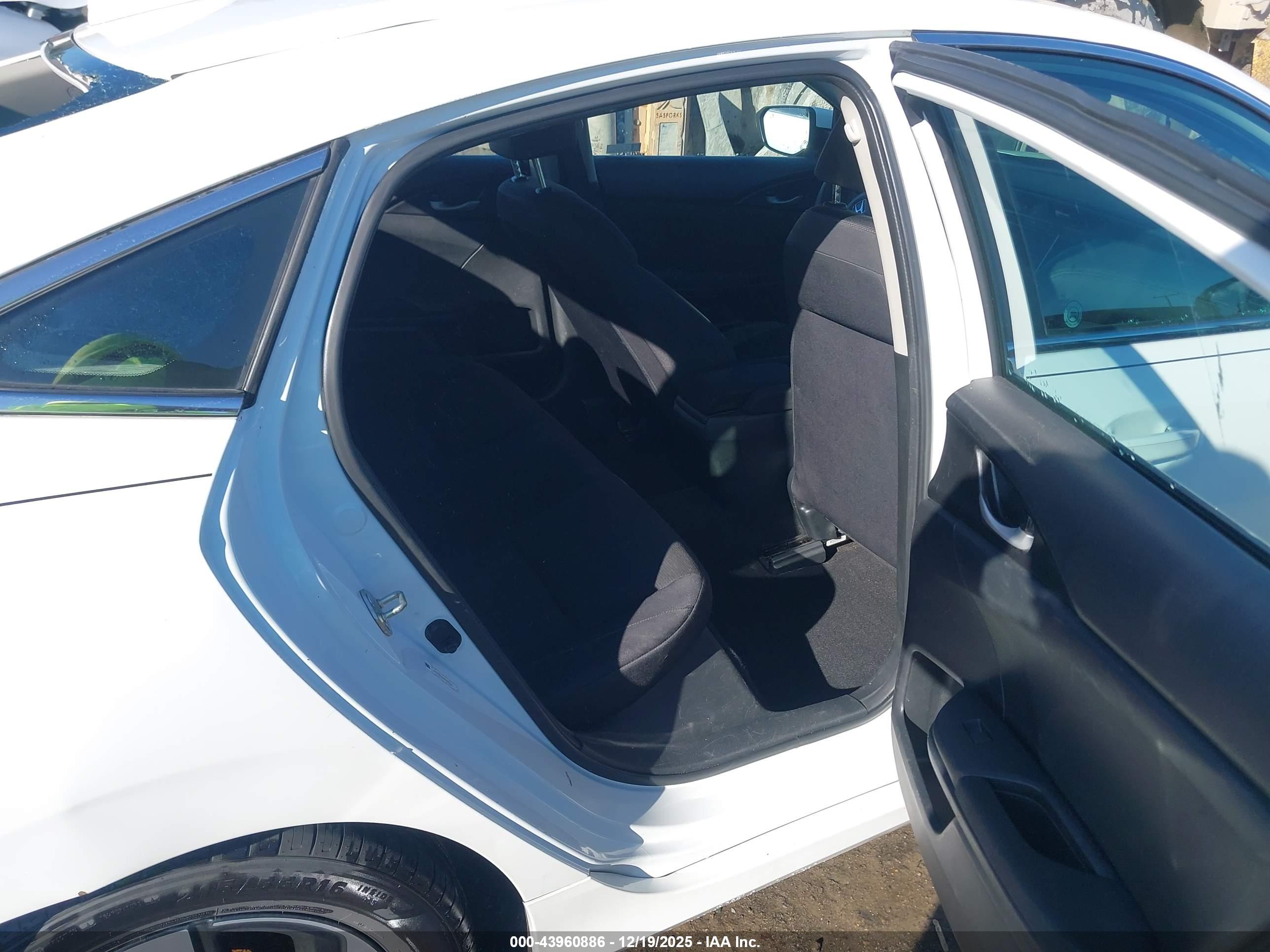 HONDA INSIGHT image 8