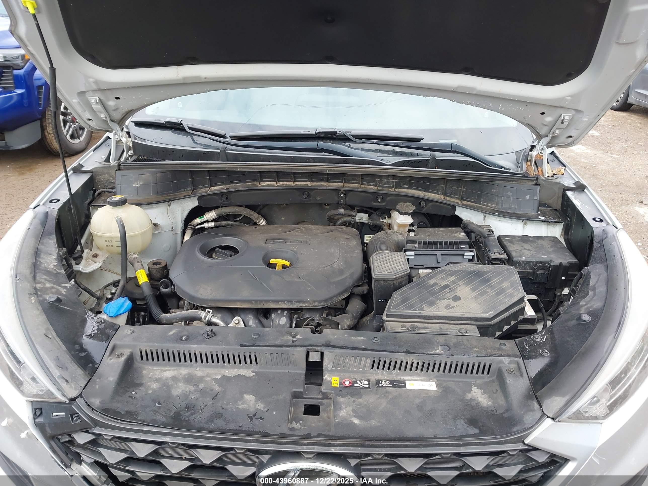 HYUNDAI TUCSON image 10