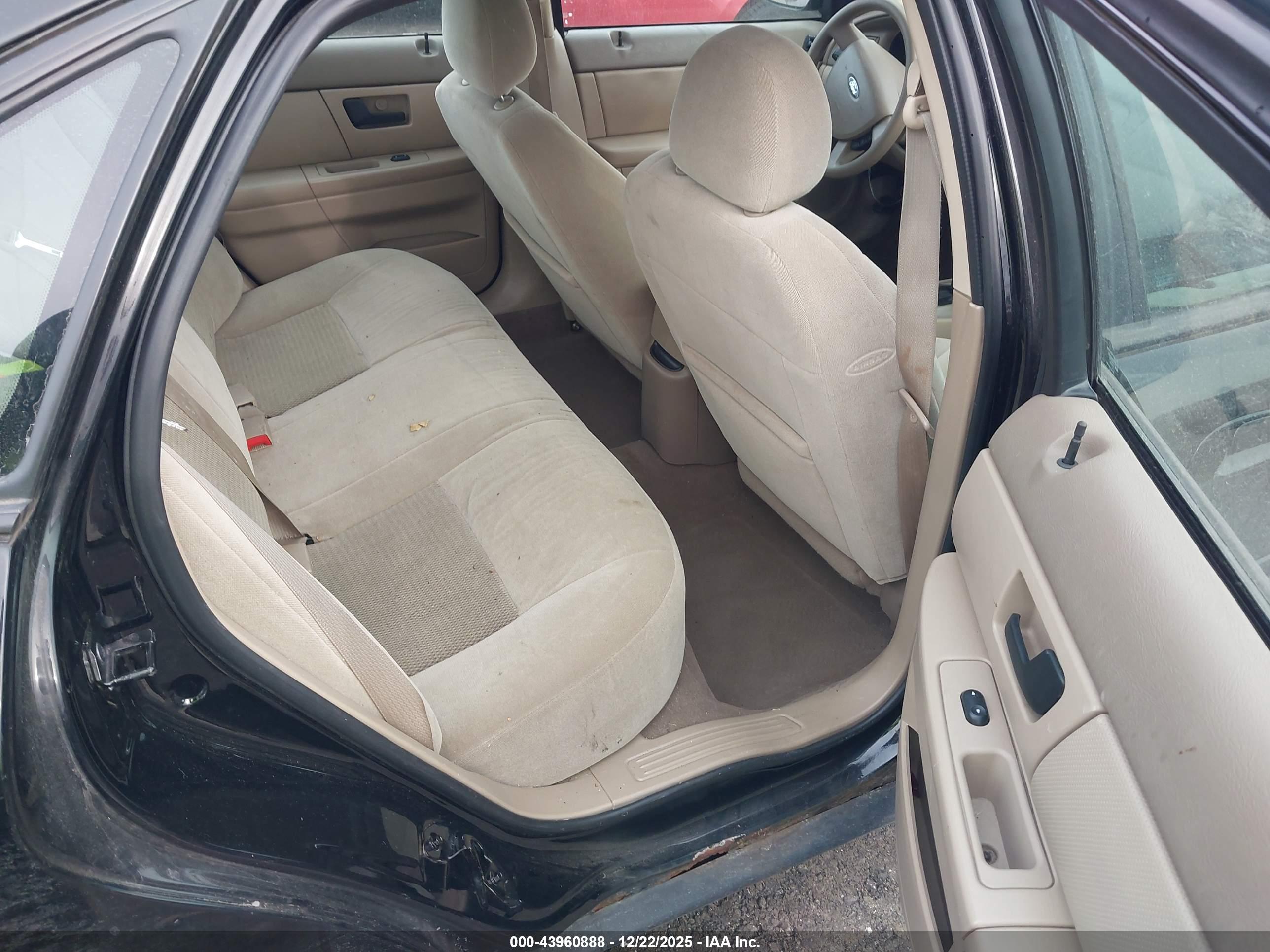 FORD TAURUS image 8