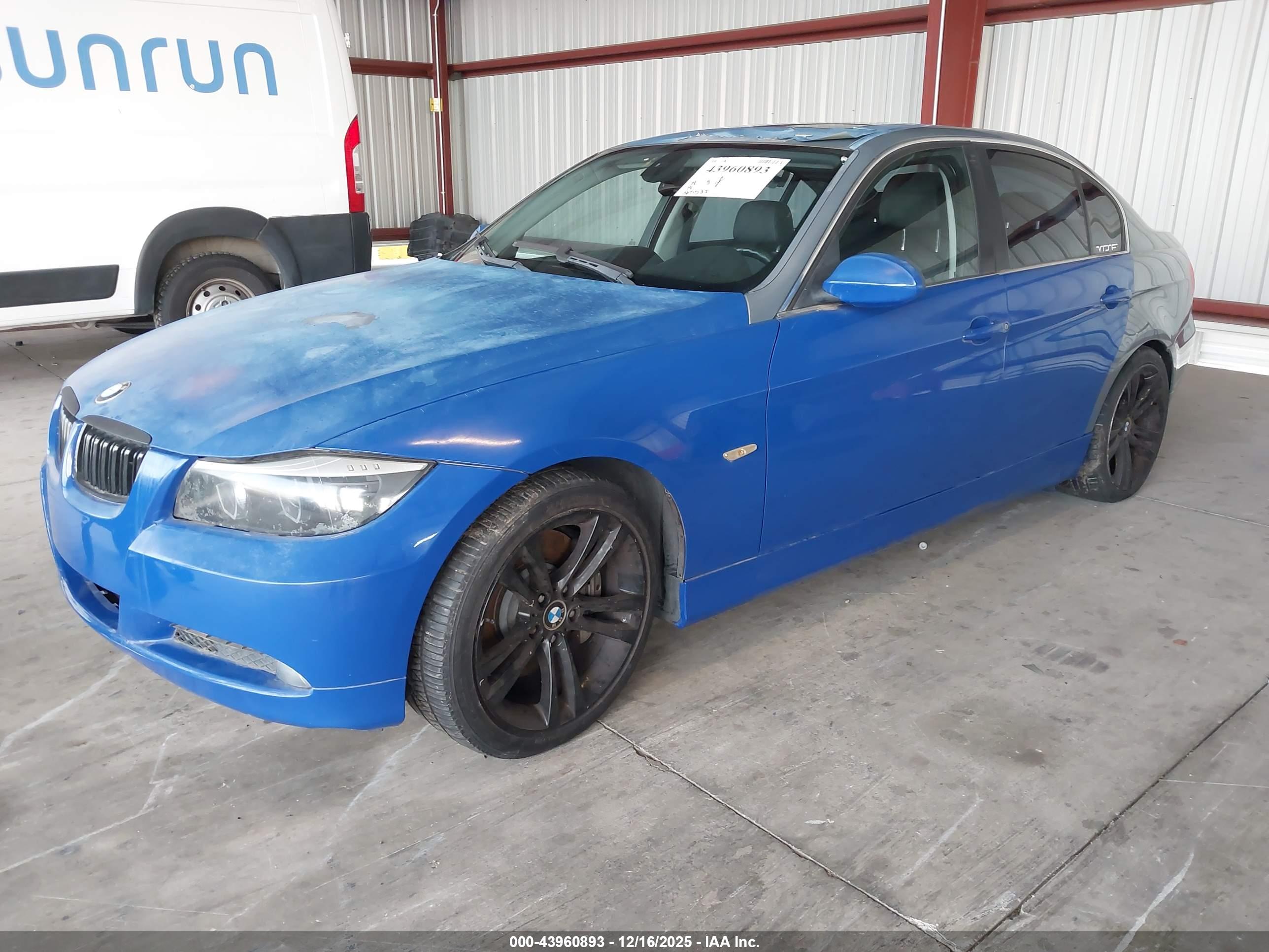 BMW 335I image 2