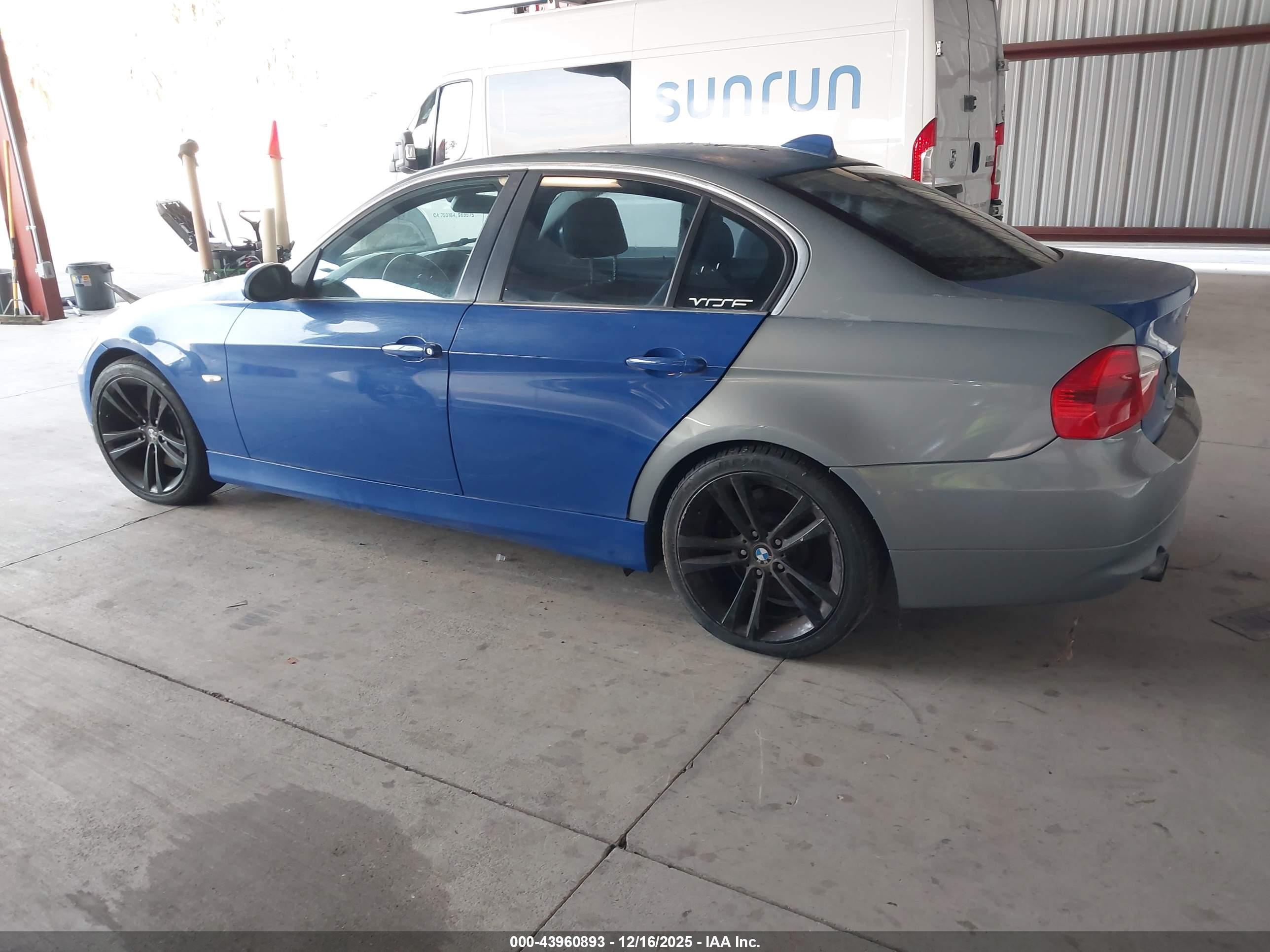 BMW 335I image 3