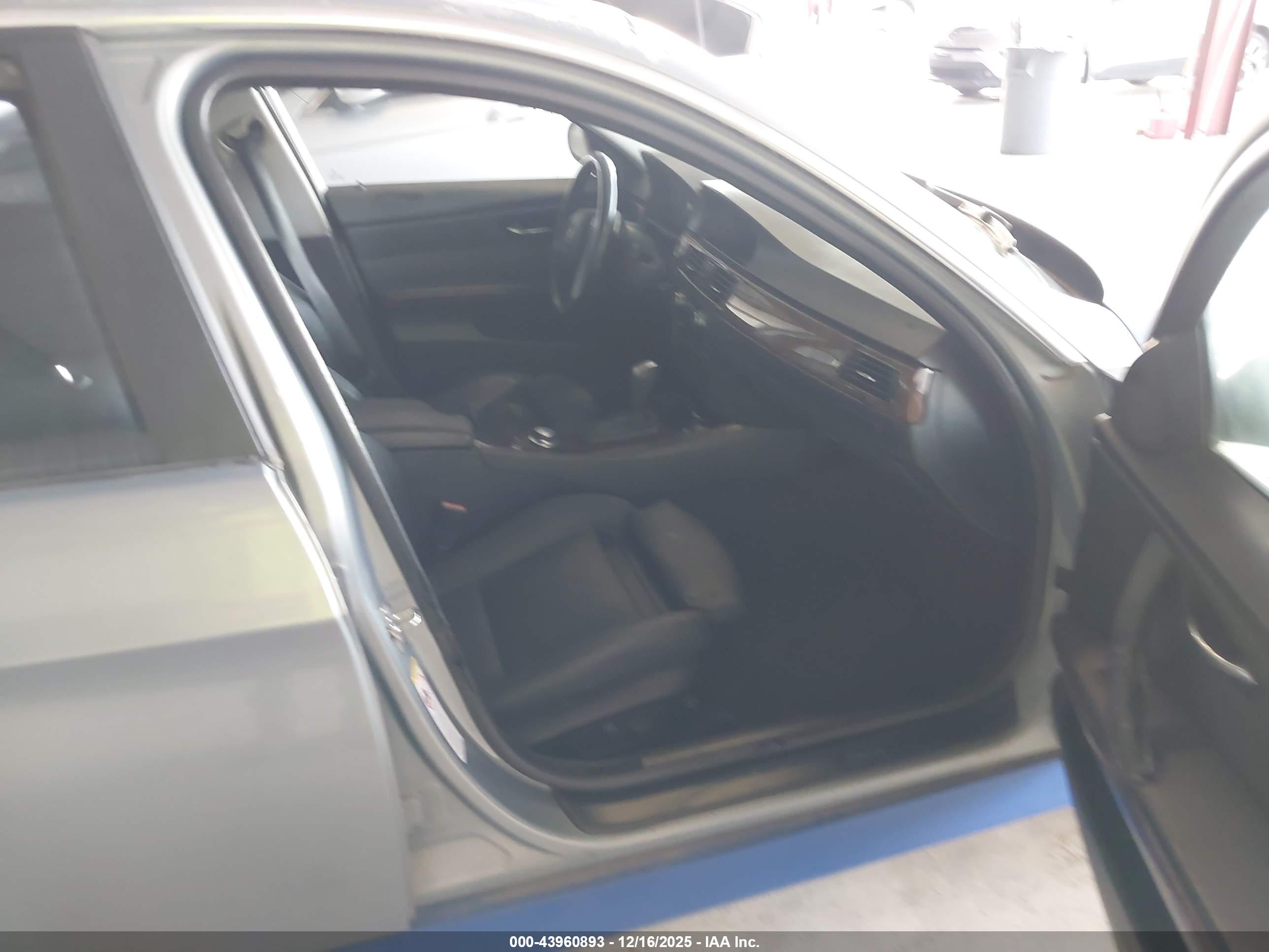 BMW 335I image 5