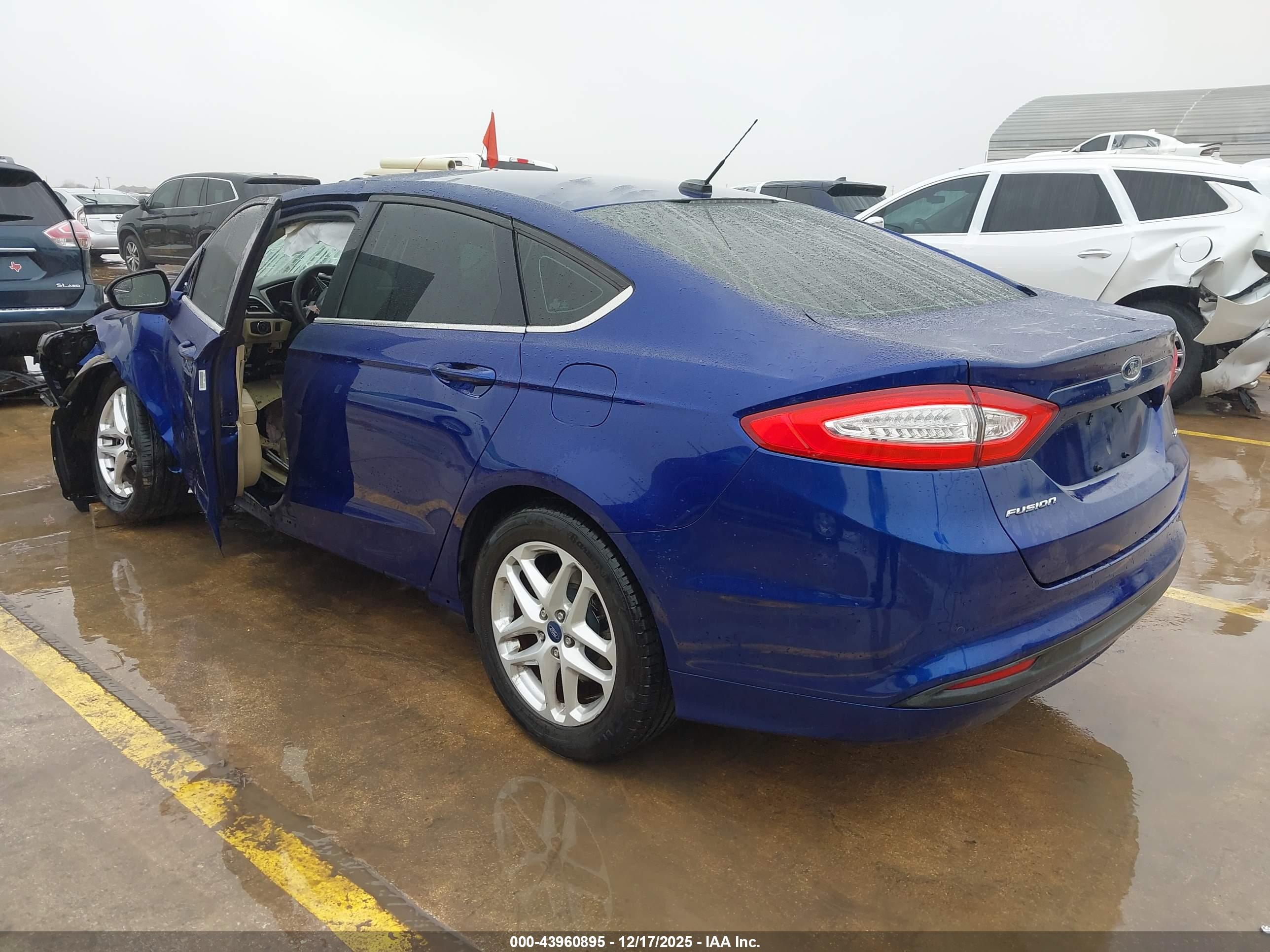 FORD FUSION image 3